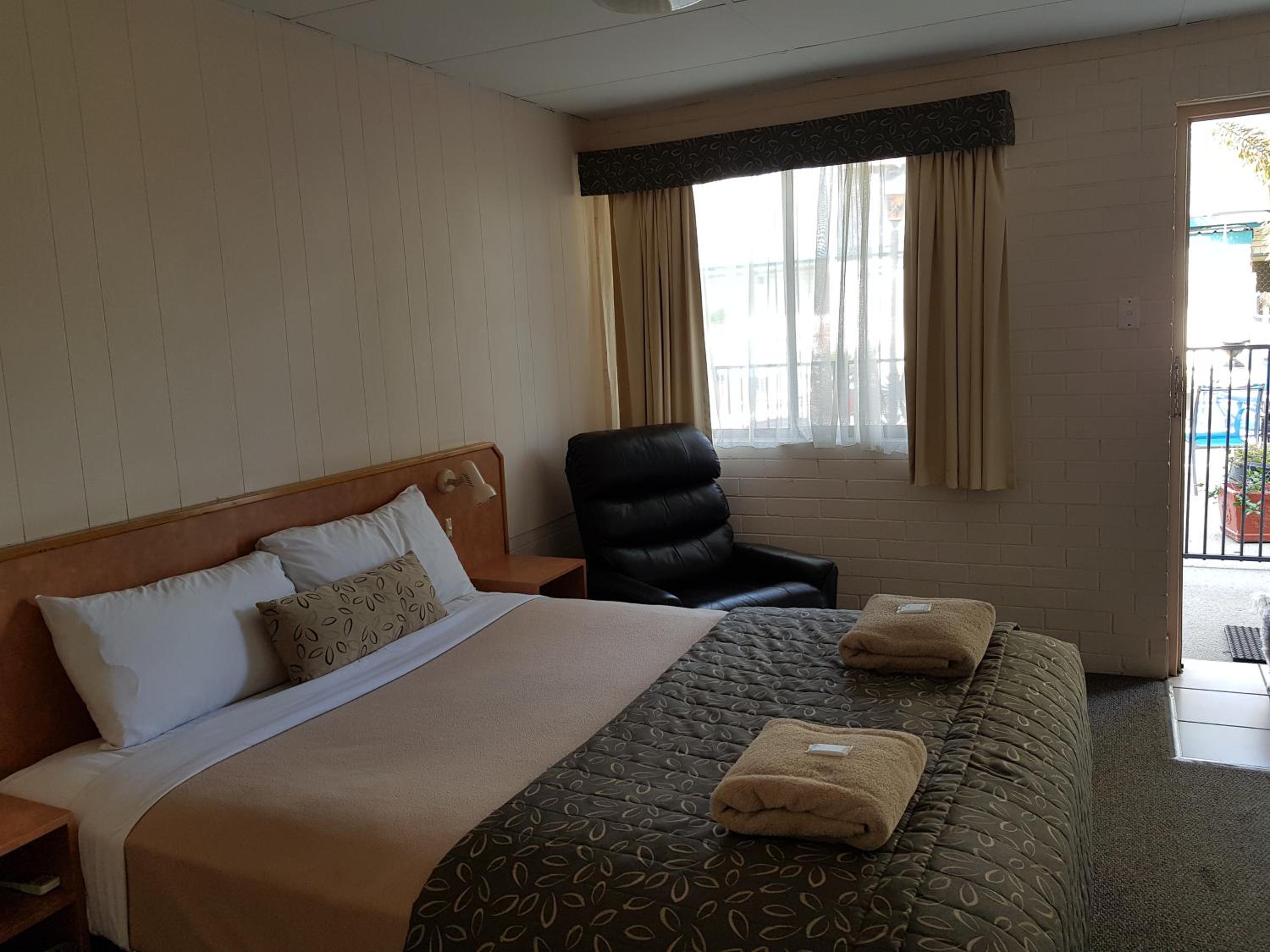 Standard Queen Room photo 1