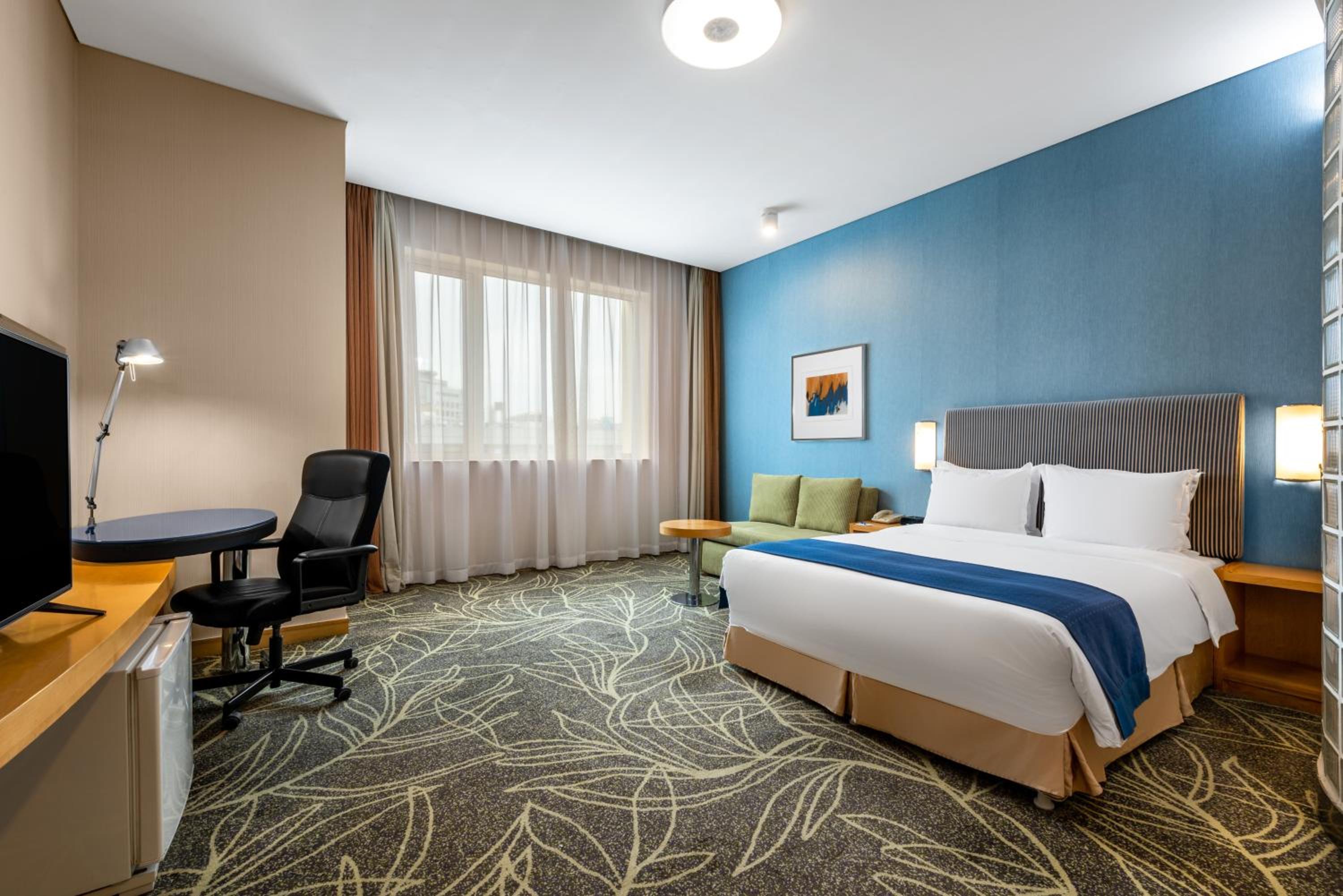 Standard Queen Room with Extra Floor Space - Photo 1