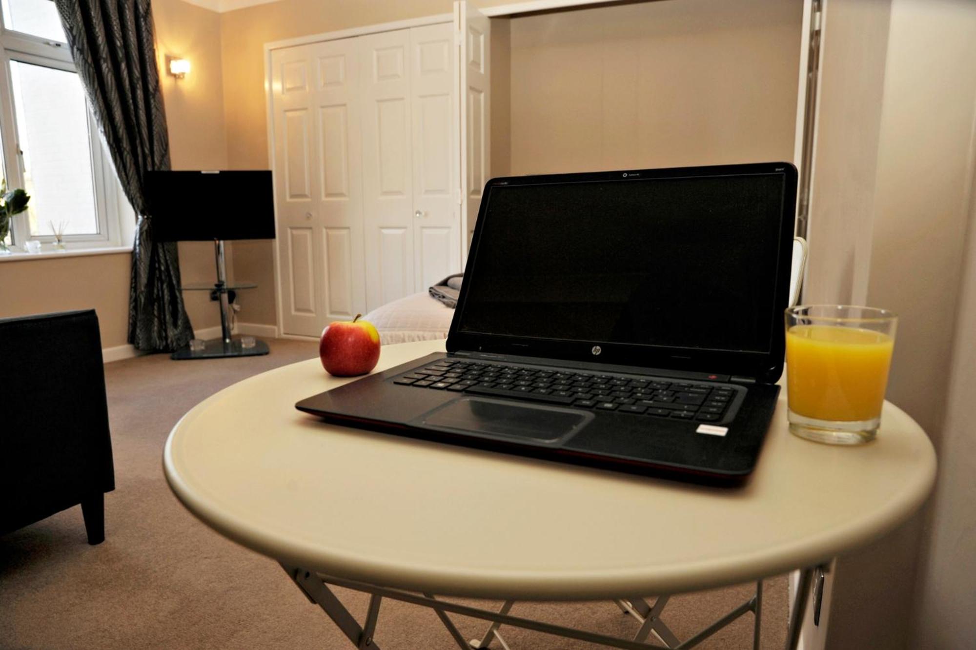 Studio Apartment - Photo 24
