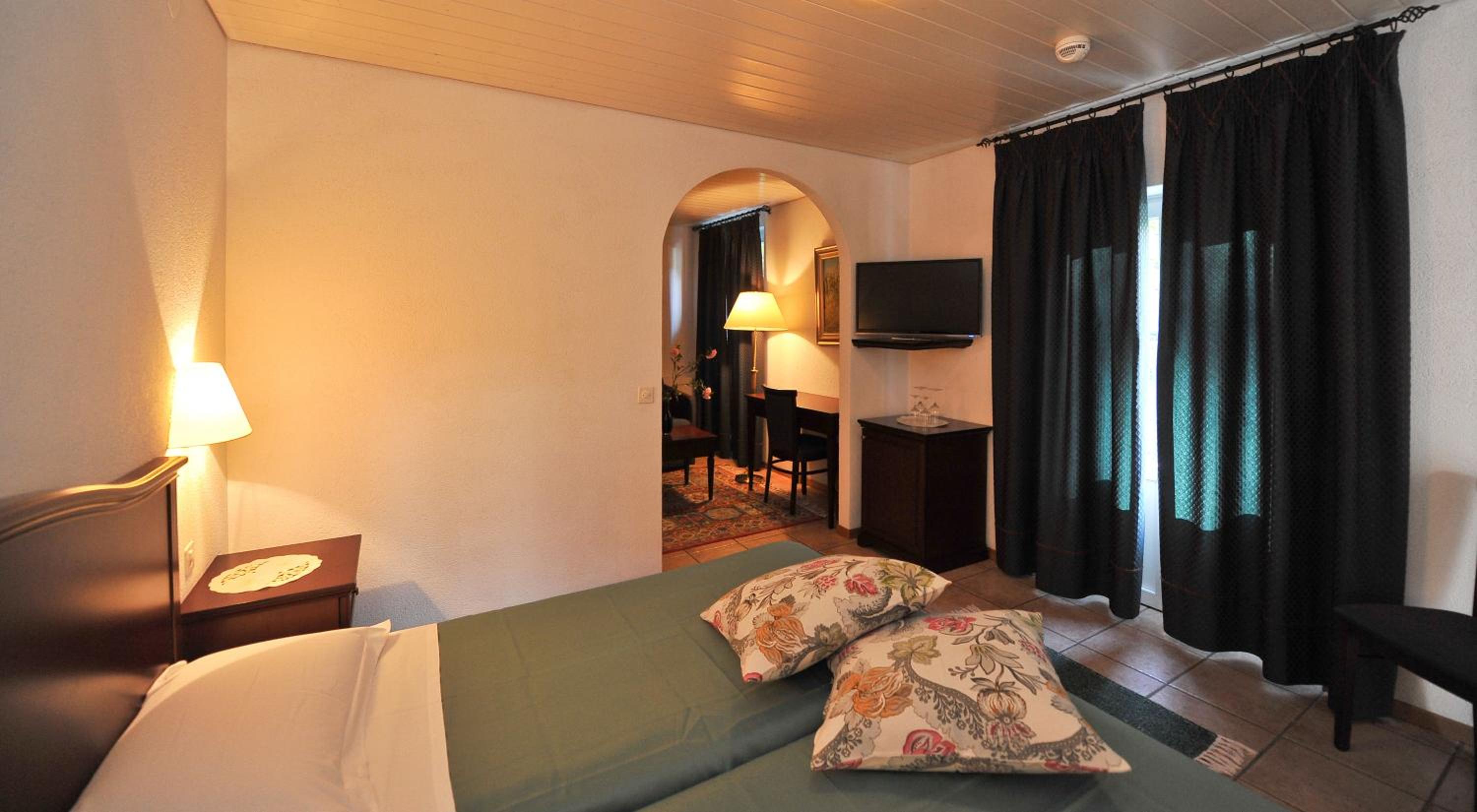 Double or Twin Room - Photo 2