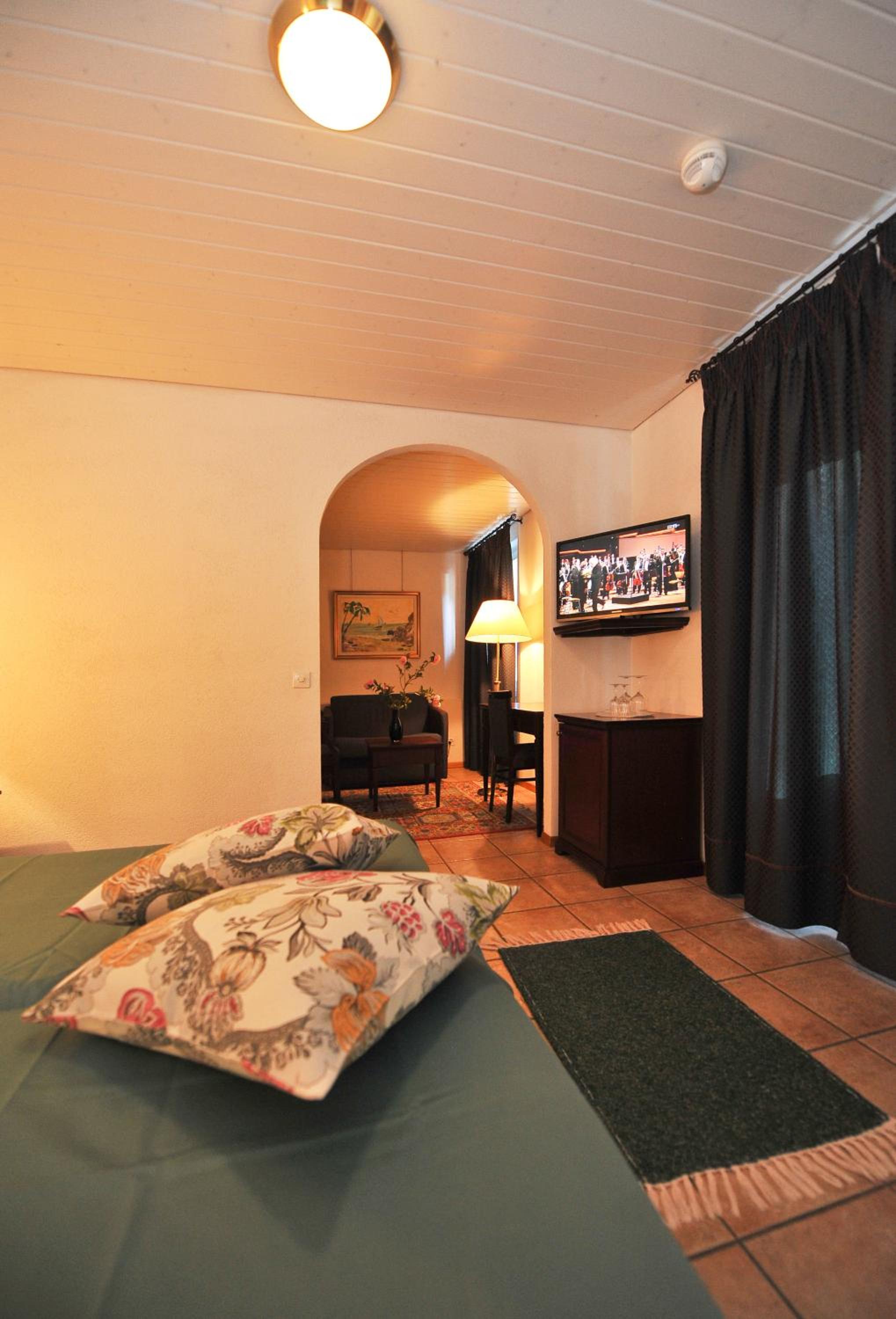 Double or Twin Room - Photo 7