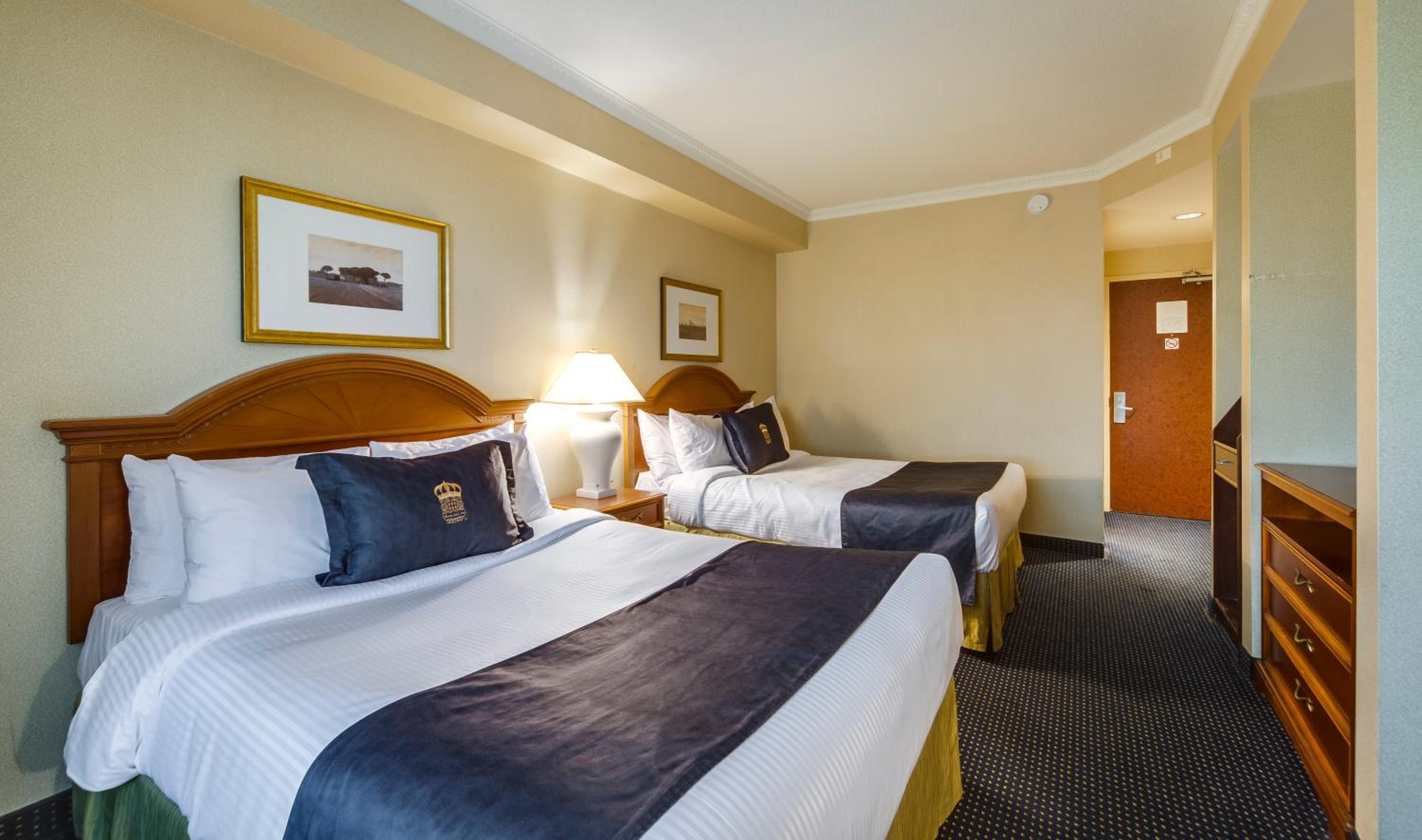 Executive Suite with Two Queen Beds - Photo 1