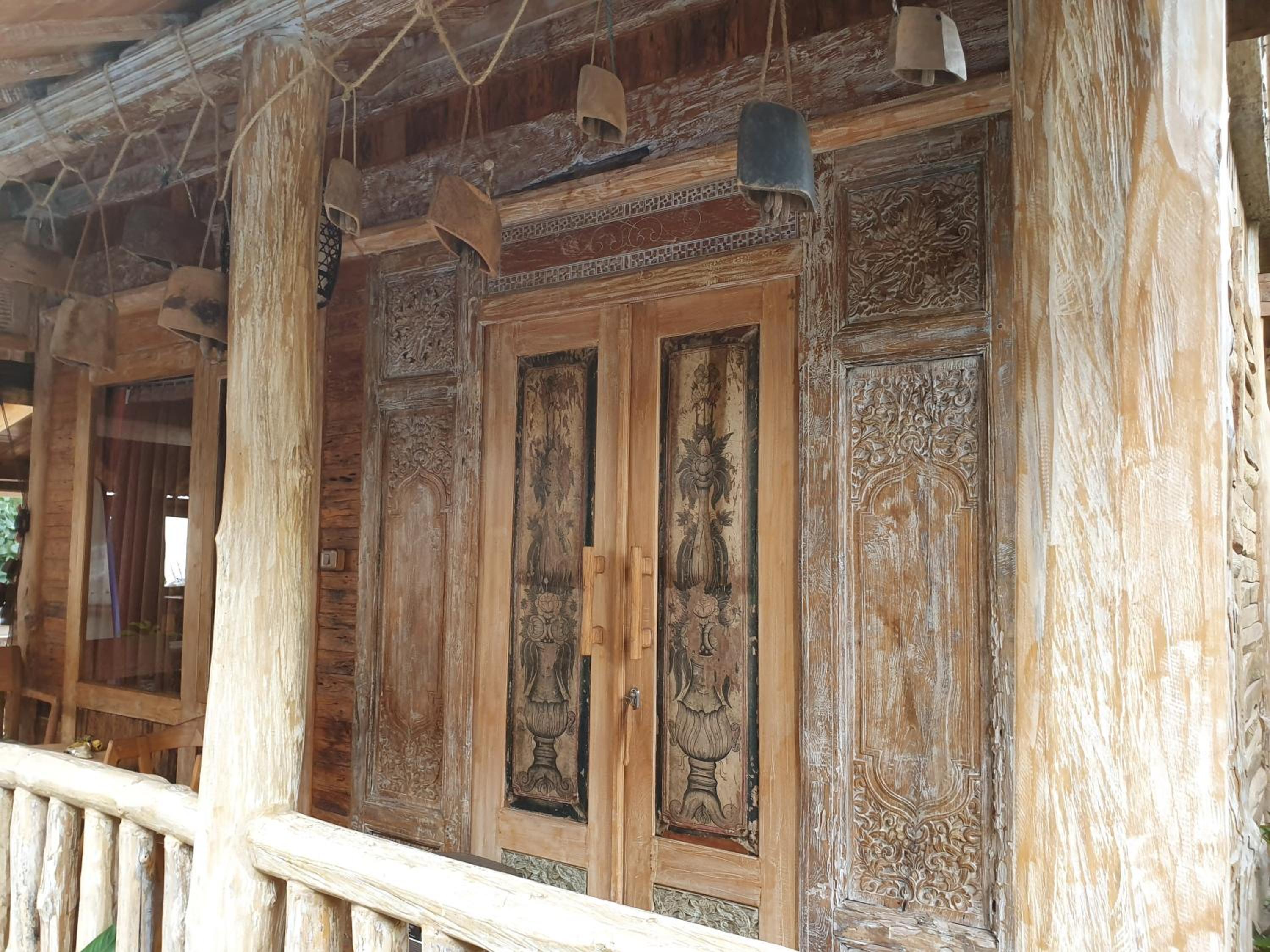 Deluxe Bungalow photo 2