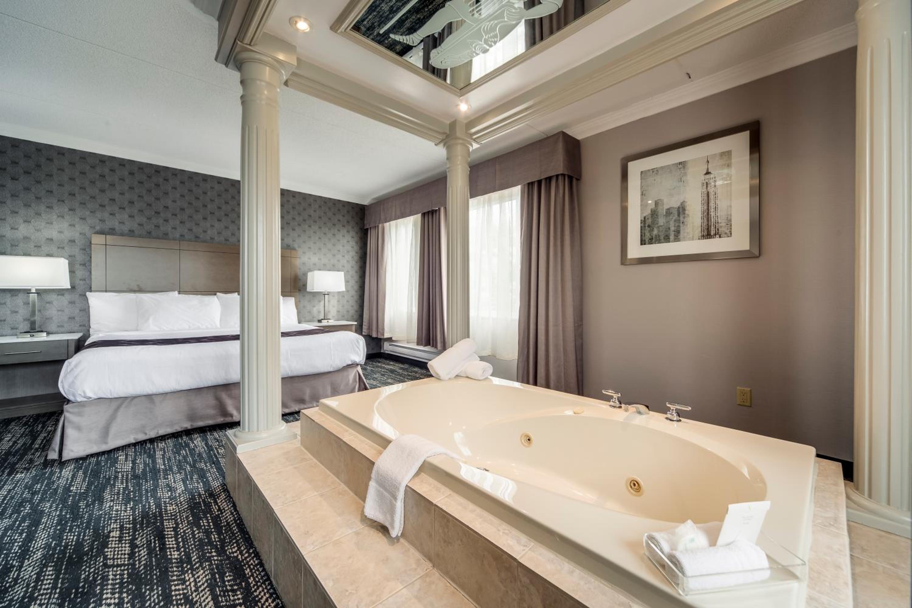 Luxury King Suite with Jetted Tub - Photo 5