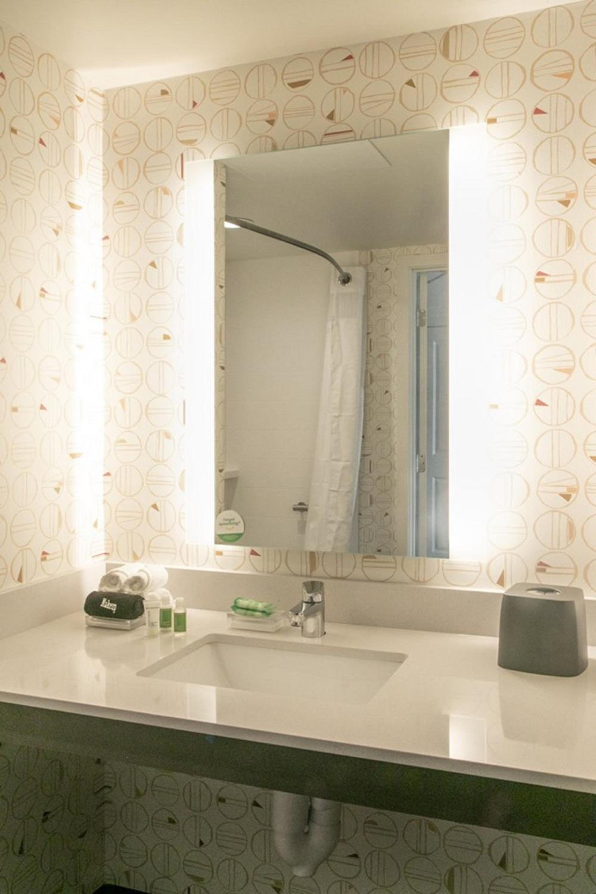 Standard Room, 2 Queen Beds, Accessible (Comm, Mobil, Access Tub)
