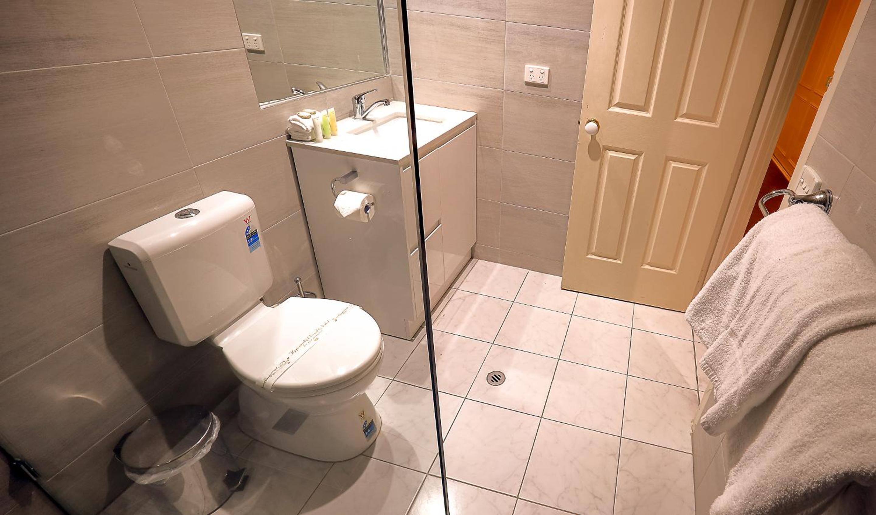 Two-Bedroom Basement Apartment thumbnail 5