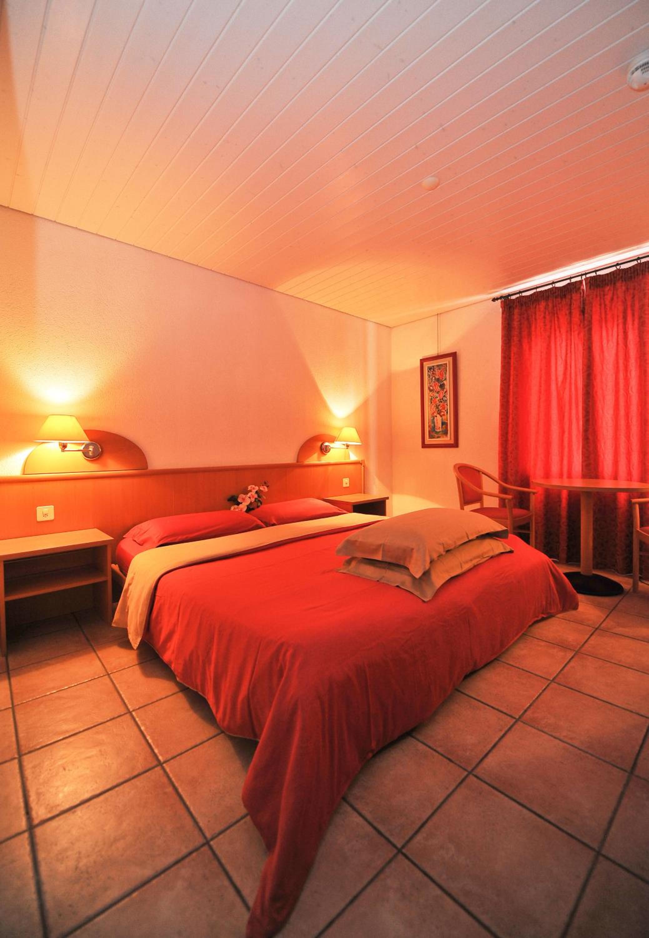 Quadruple Room with Shower - Photo 1