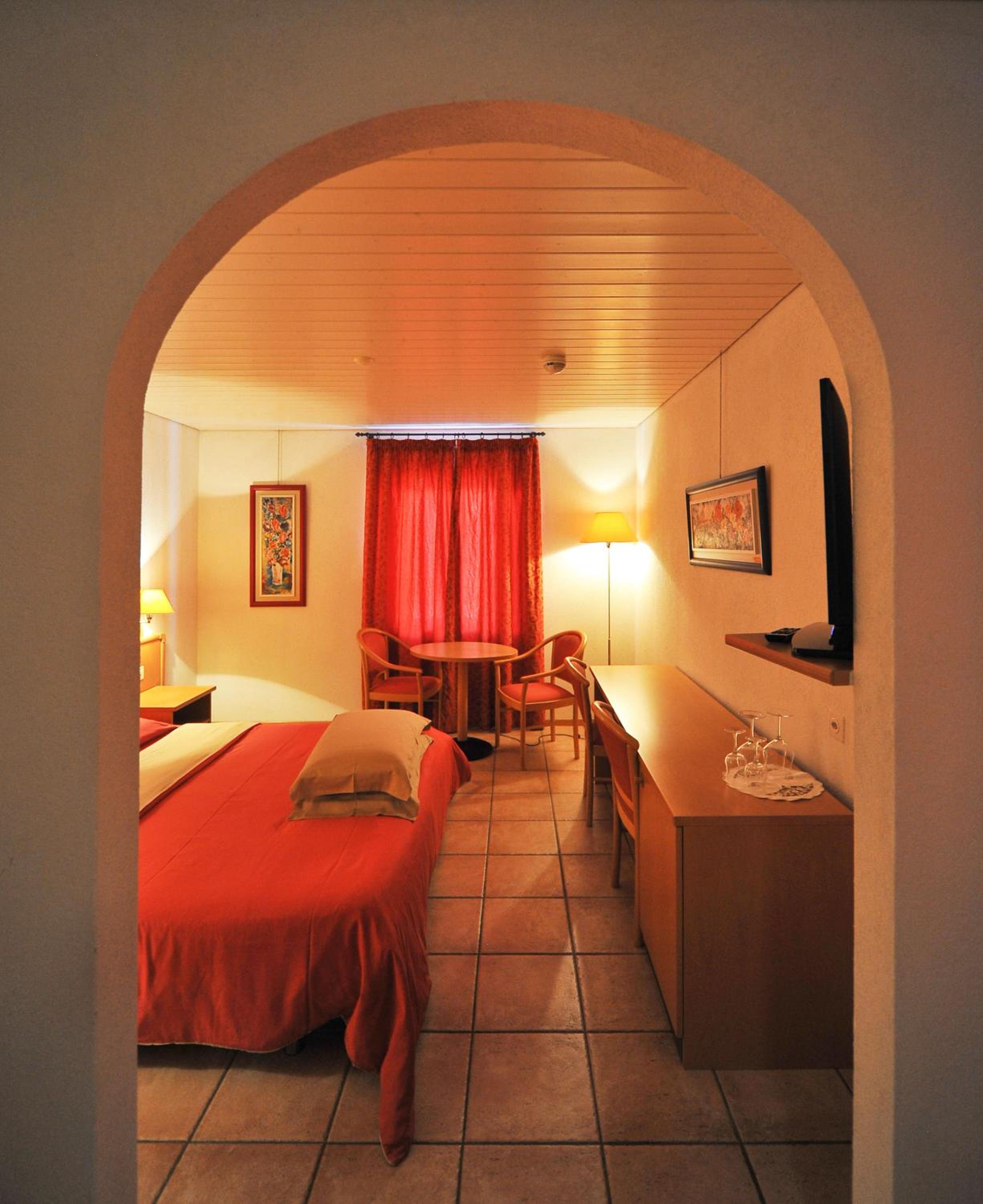 Quadruple Room with Shower - Photo 6
