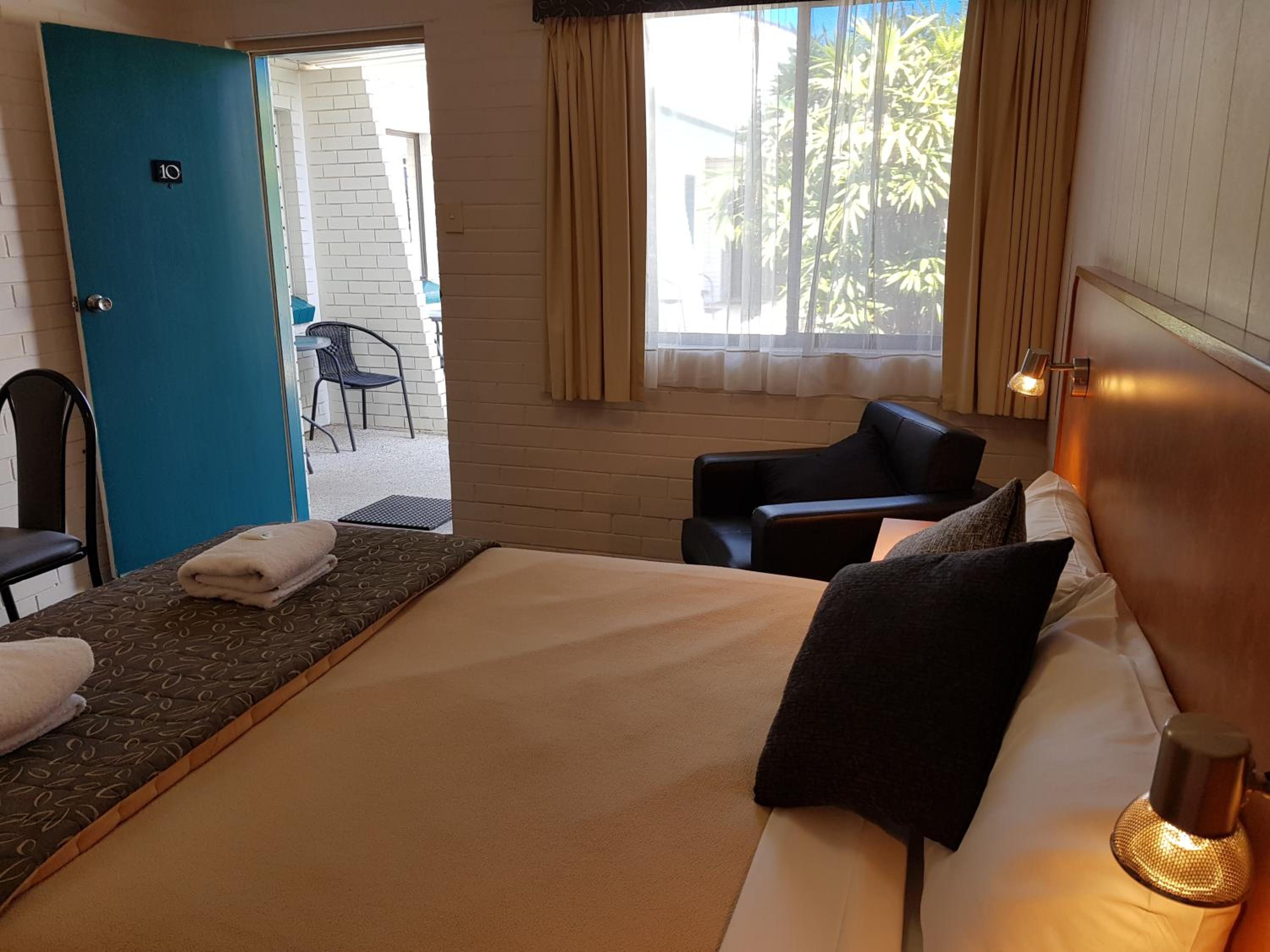 Standard Queen Room photo 3