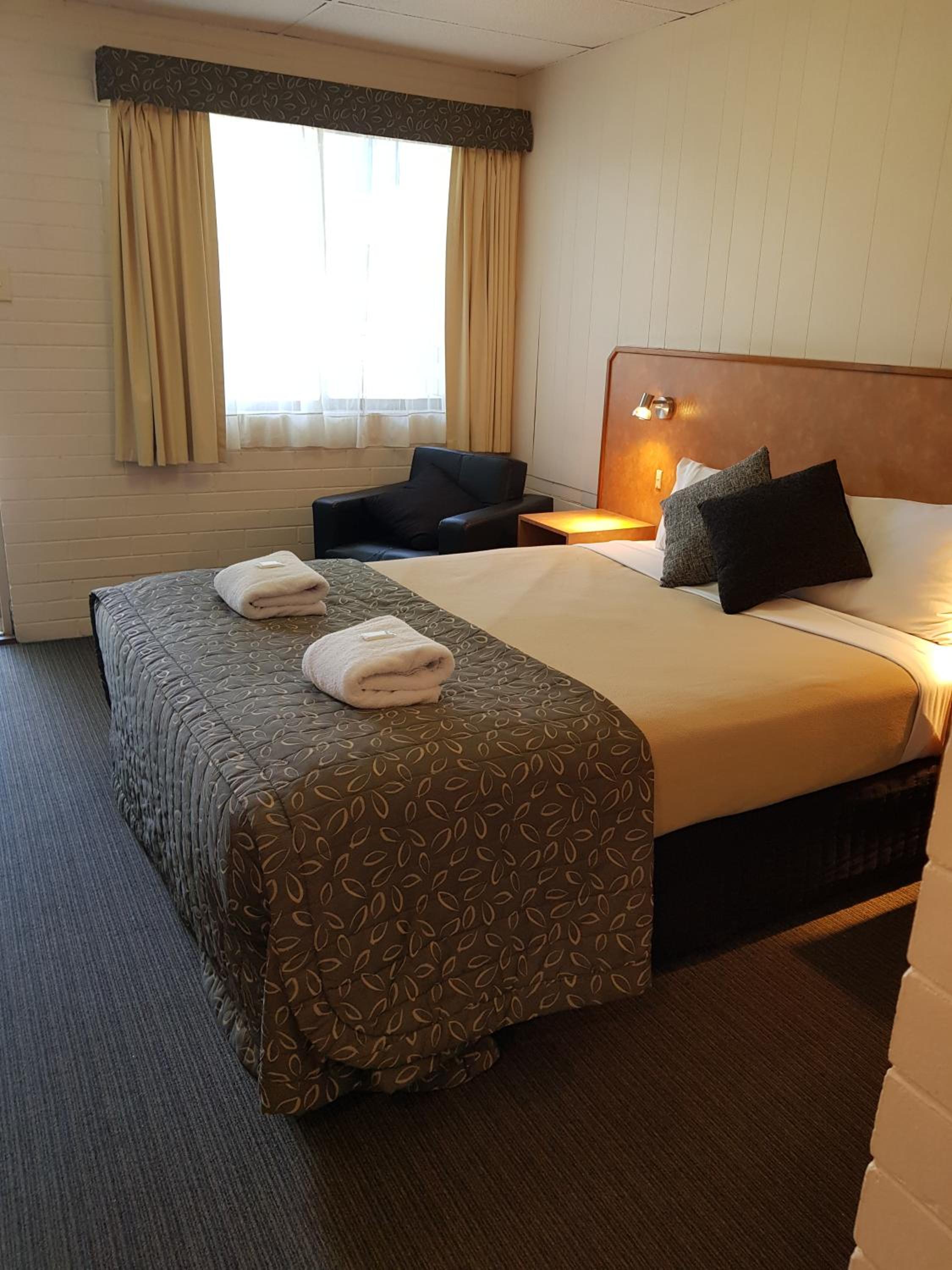 Standard Queen Room photo 2