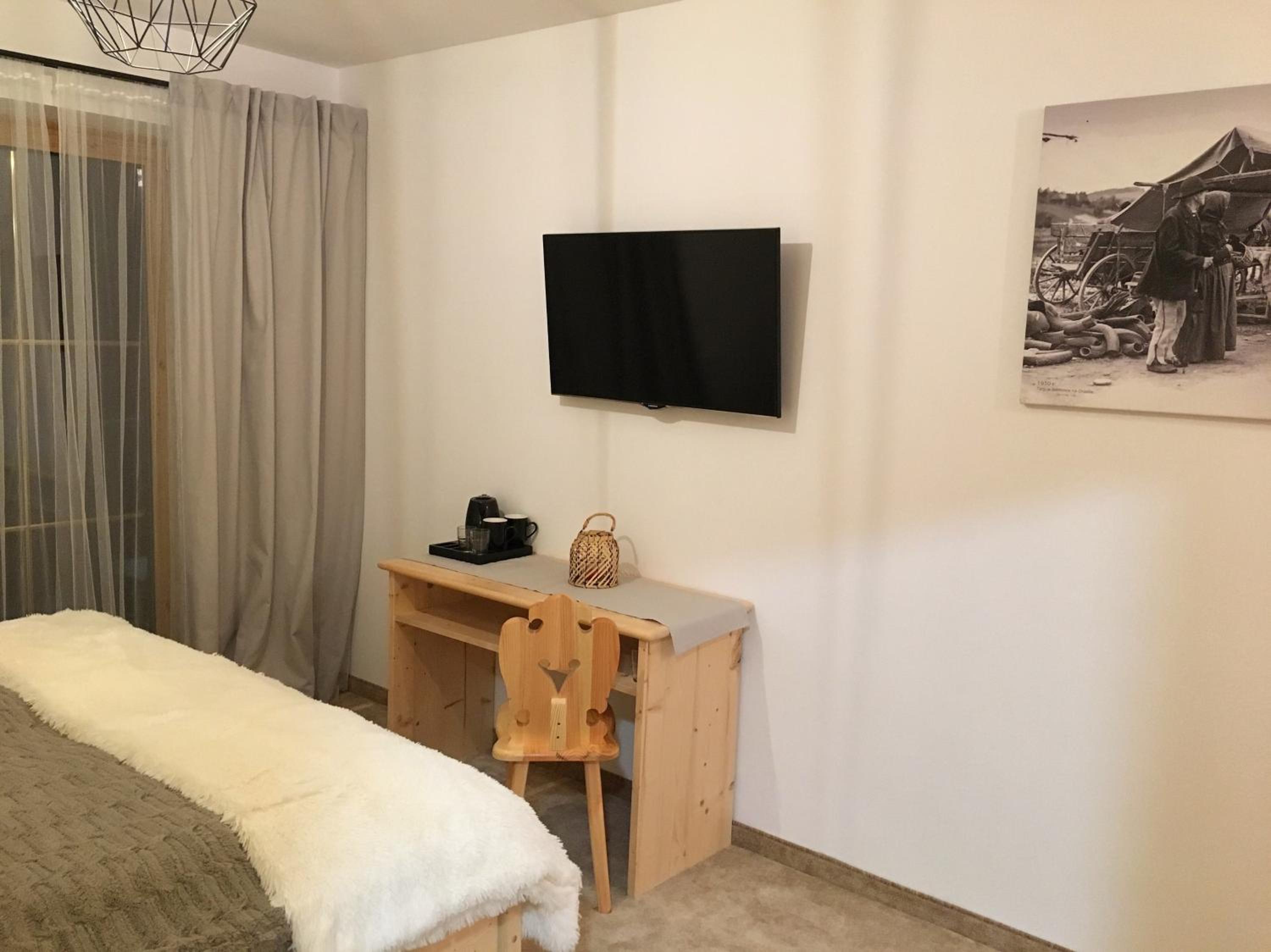 Double or Twin Room with Balcony - Photo 1