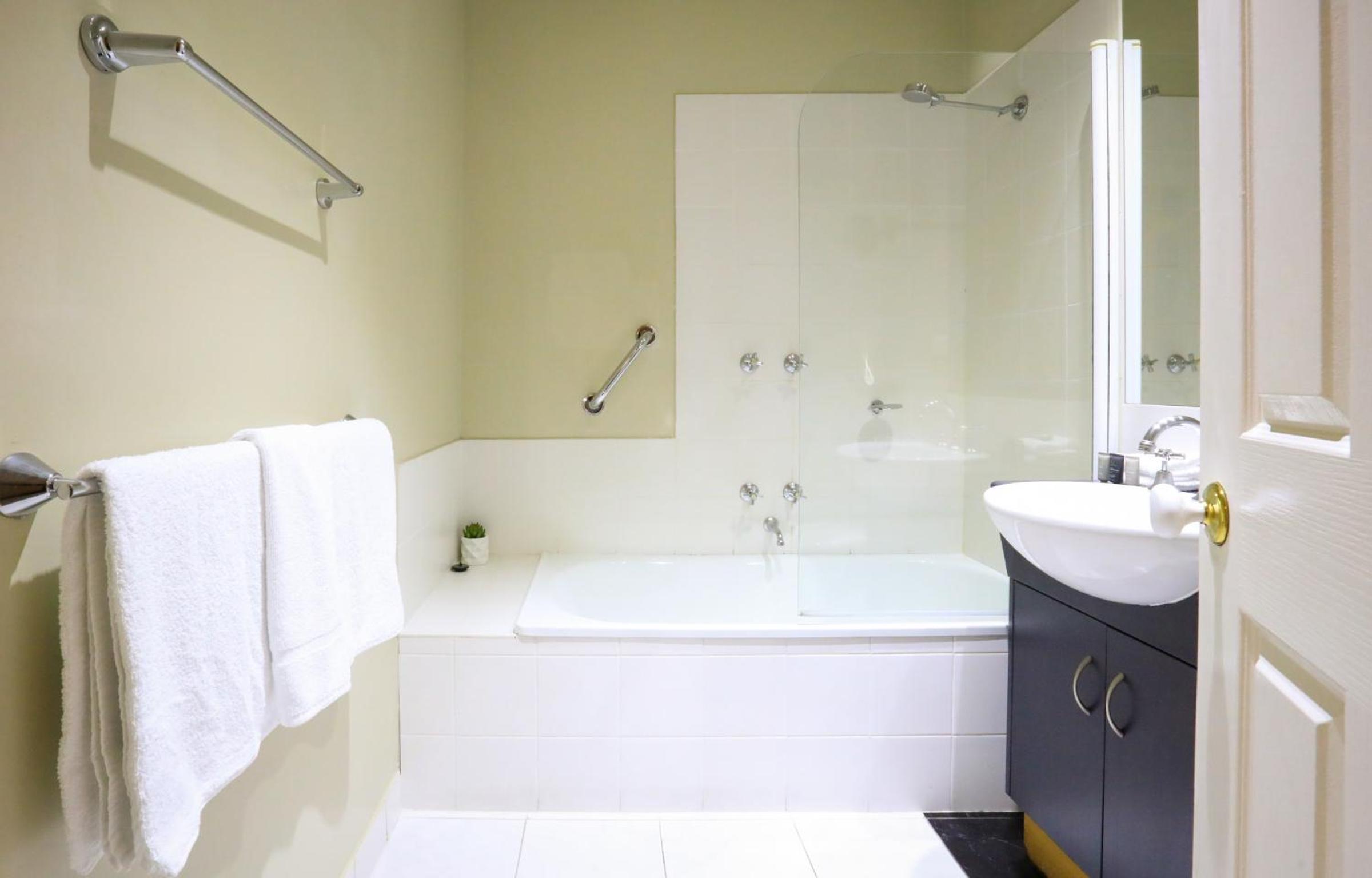 Two-Bedroom, One-Bathroom Standard Apartment thumbnail 6