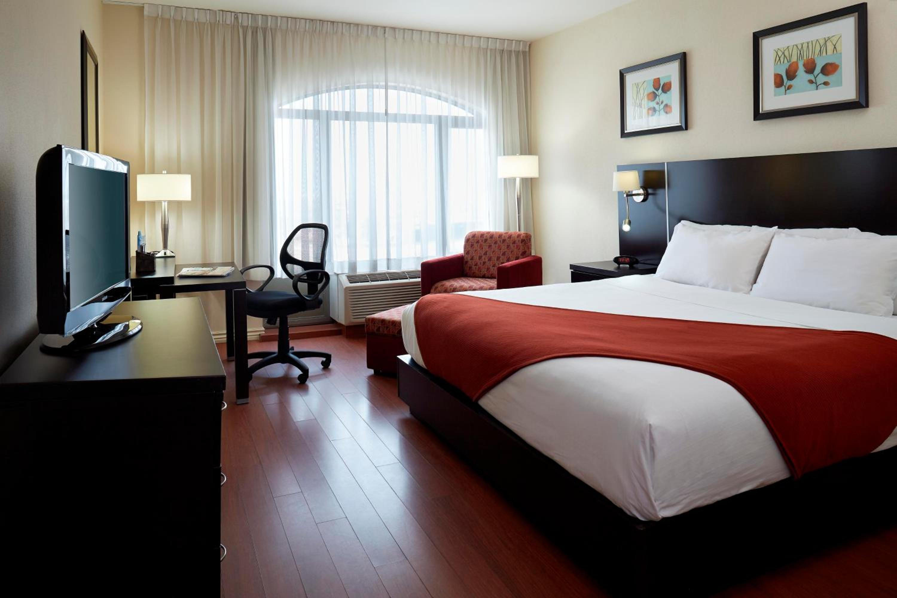 Holiday Inn & Suites Montreal Airport by IHG, Fotografia 4