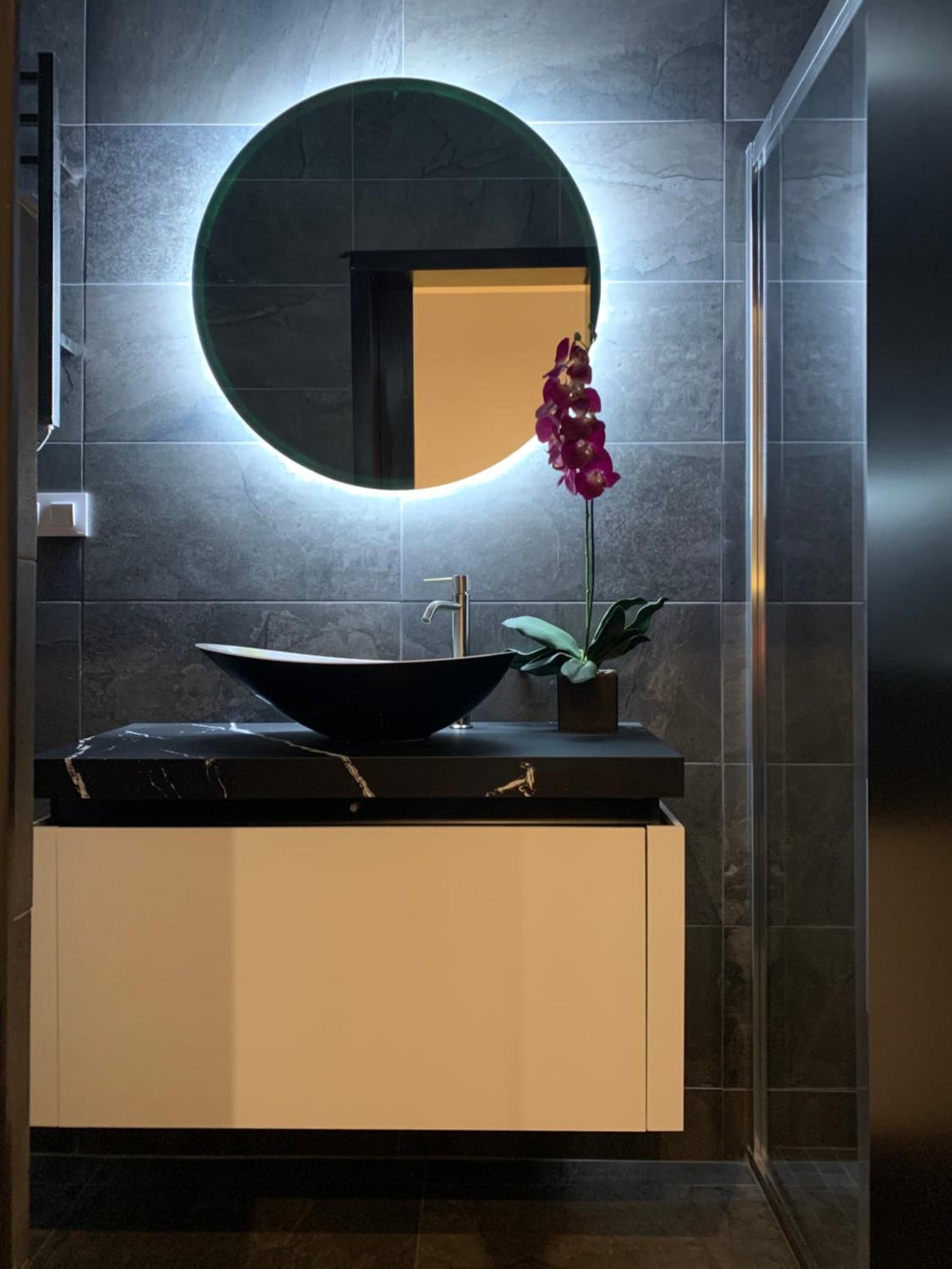 One-Bedroom Apartment with Spa Bath - Photo 9