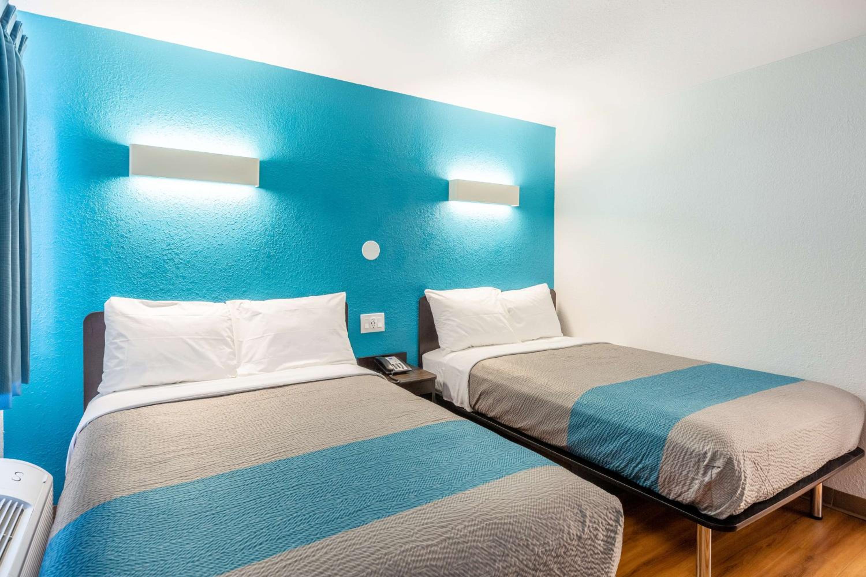 Quadruple Room - Non-Smoking photo 1