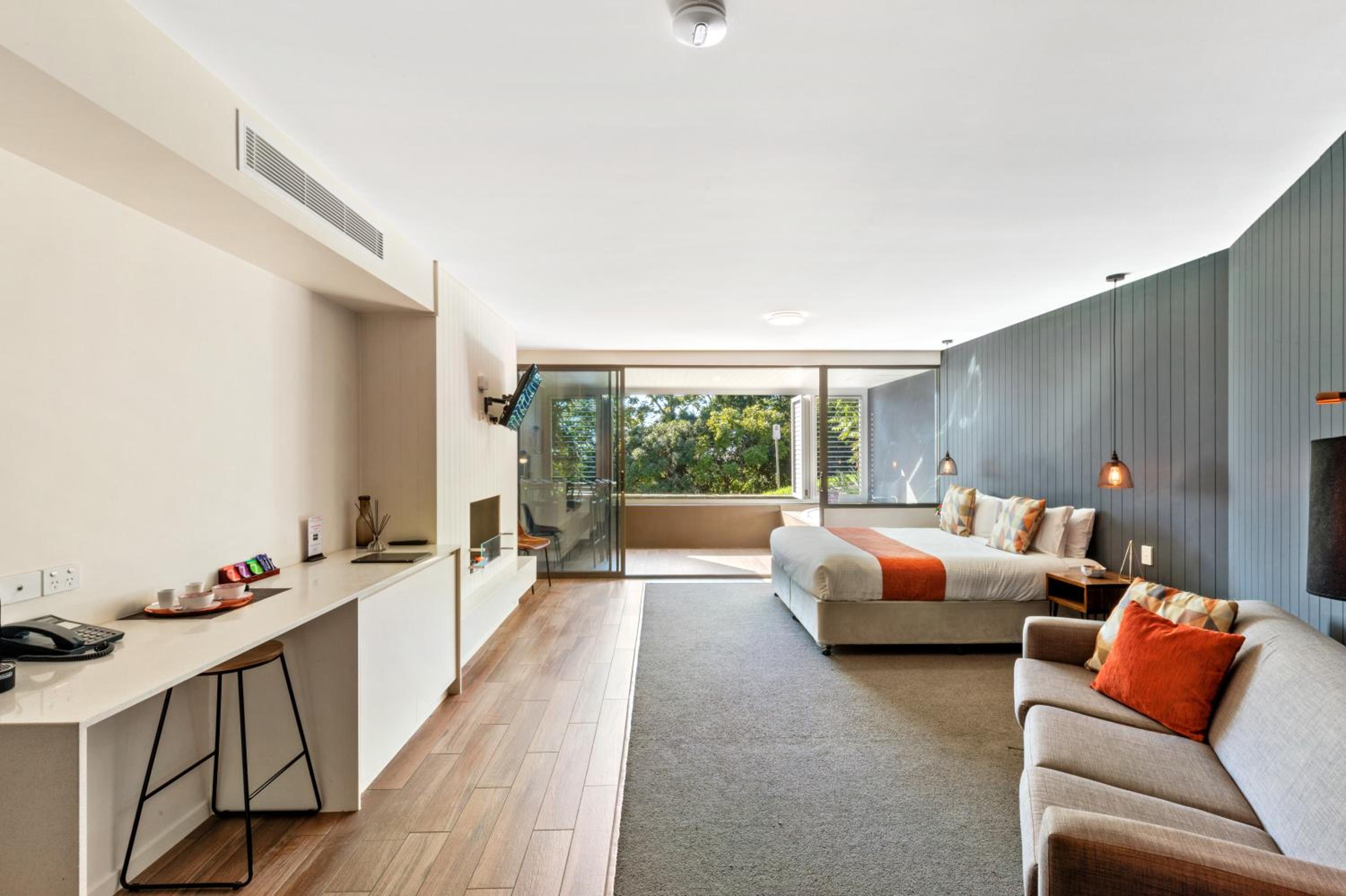1 Bedroom With Studio Spa Suite
