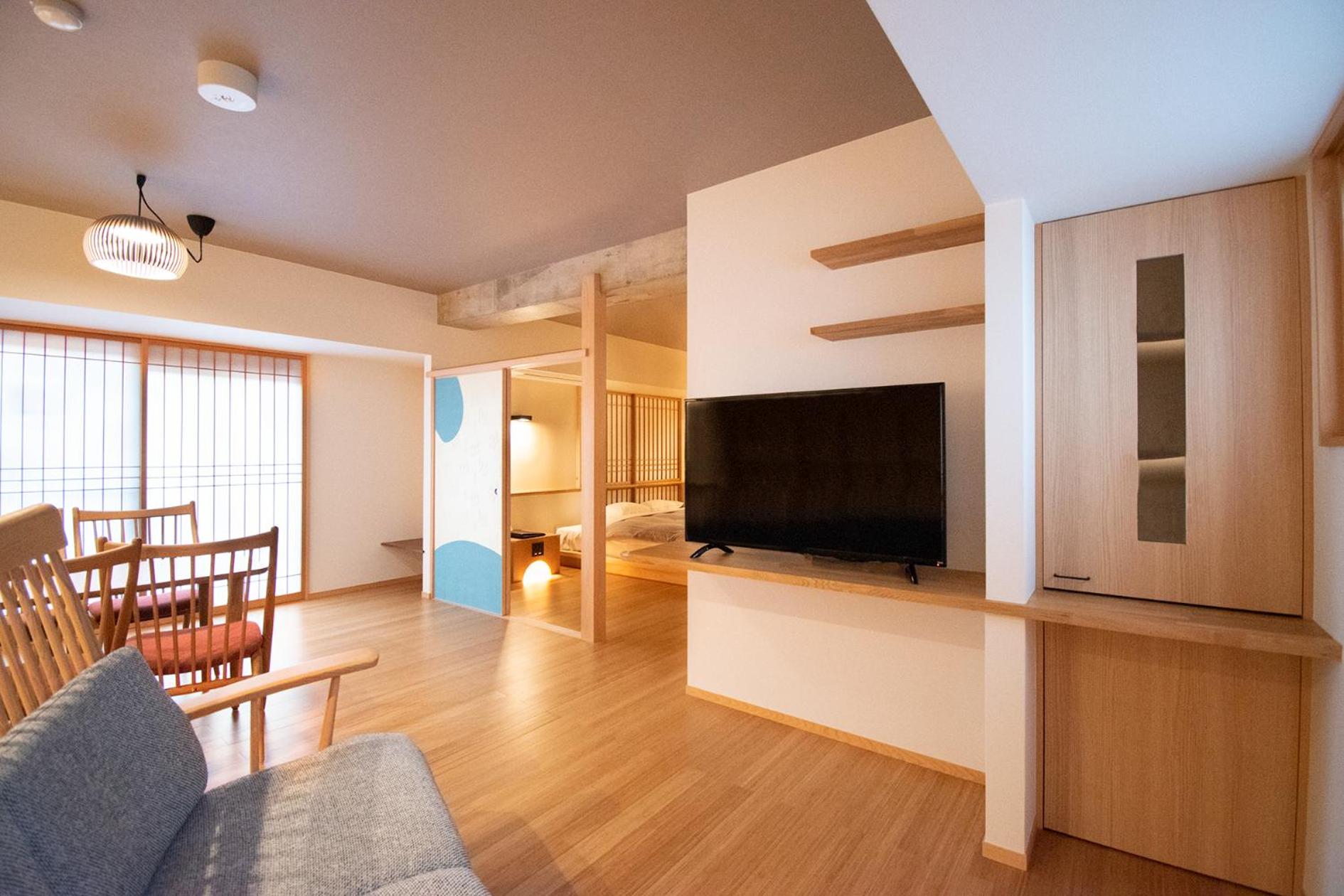 Suite with Kitchen