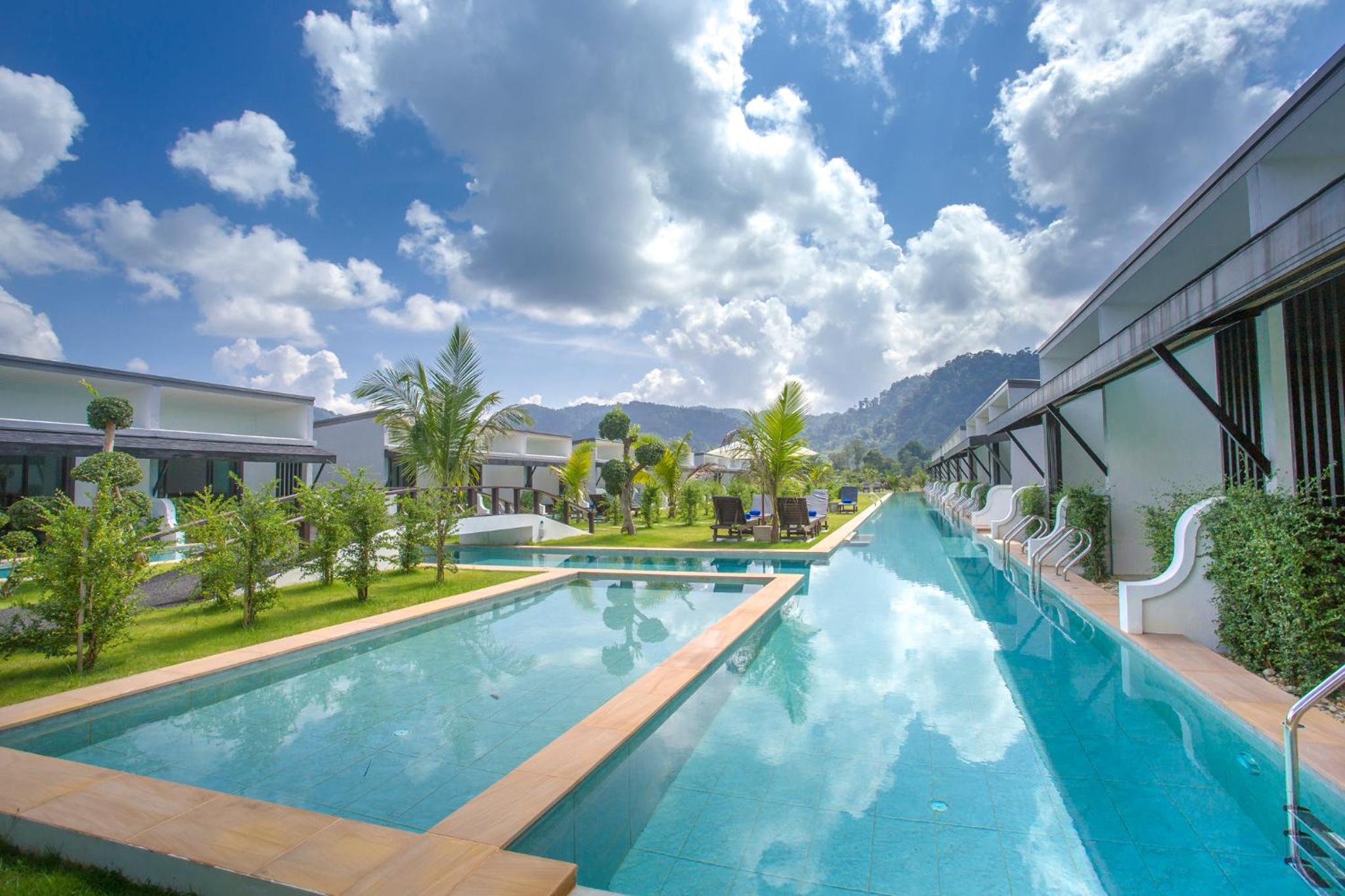 Deluxe Double or Twin Room with Pool Access - Photo 21