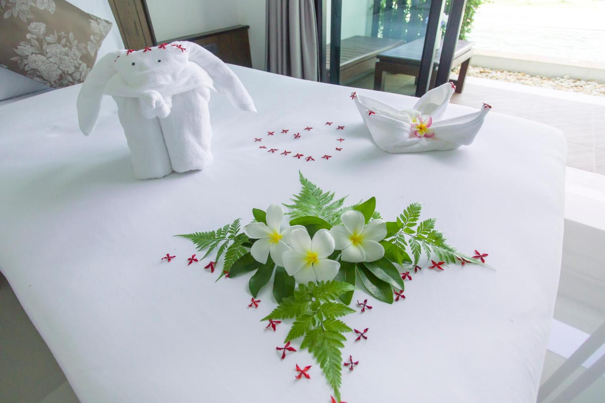 Deluxe Double or Twin Room with Pool Access - Photo 18