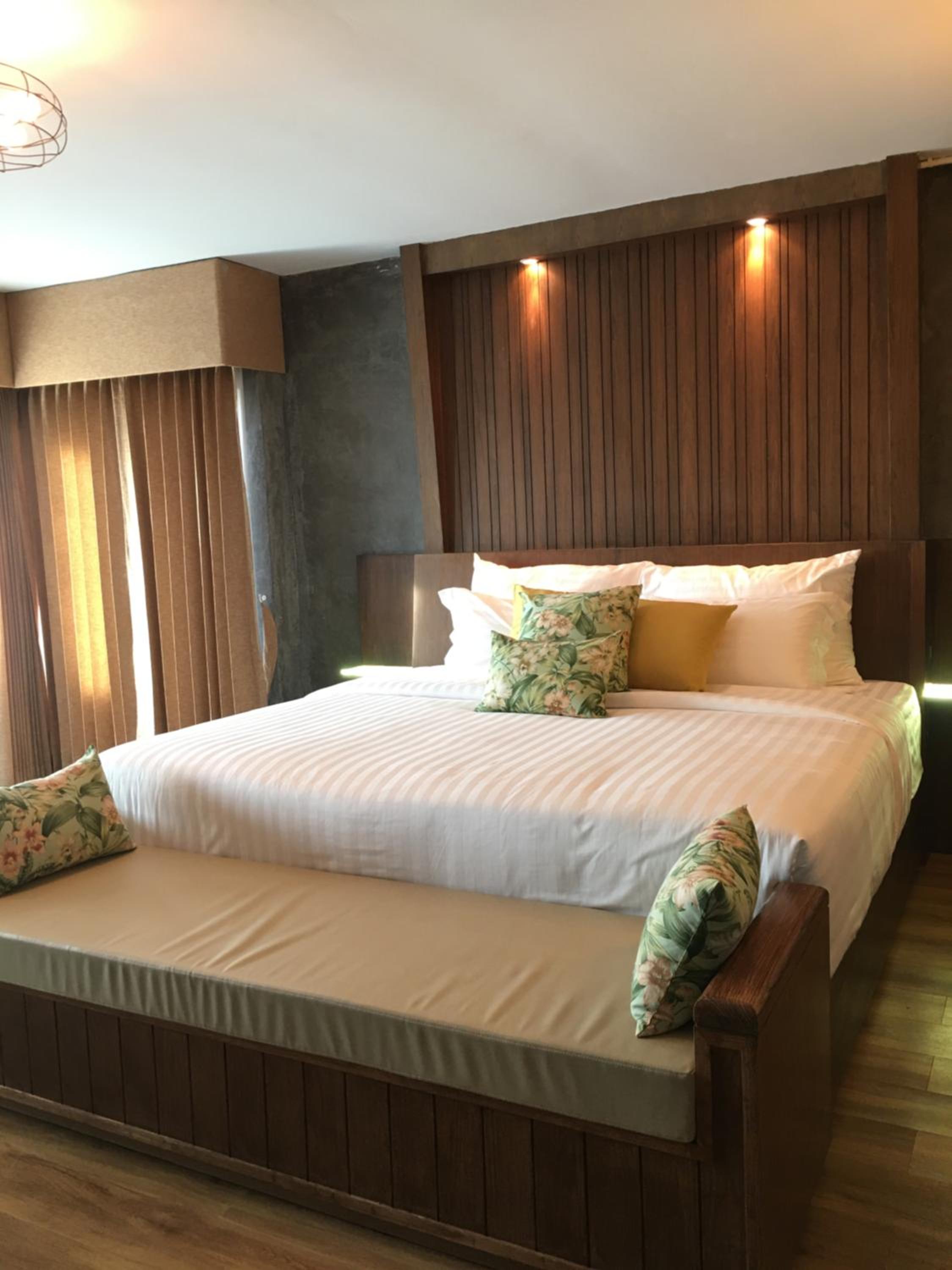 Standard King Room - Photo 1