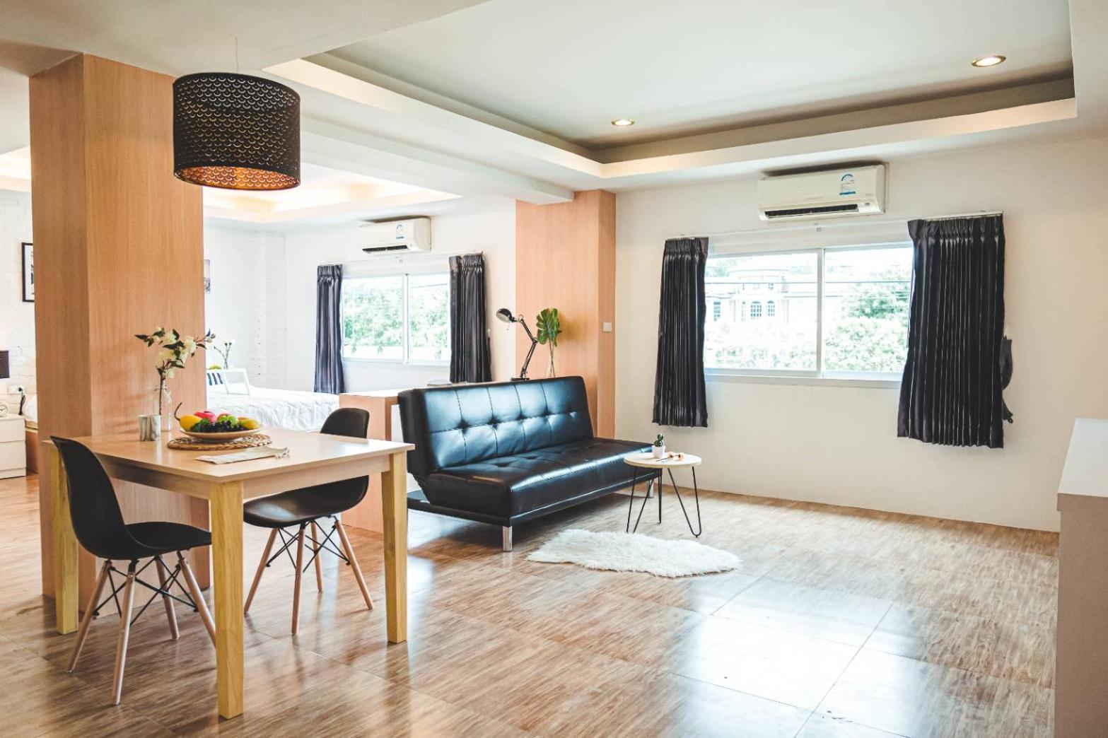 Family Room - Photo 2