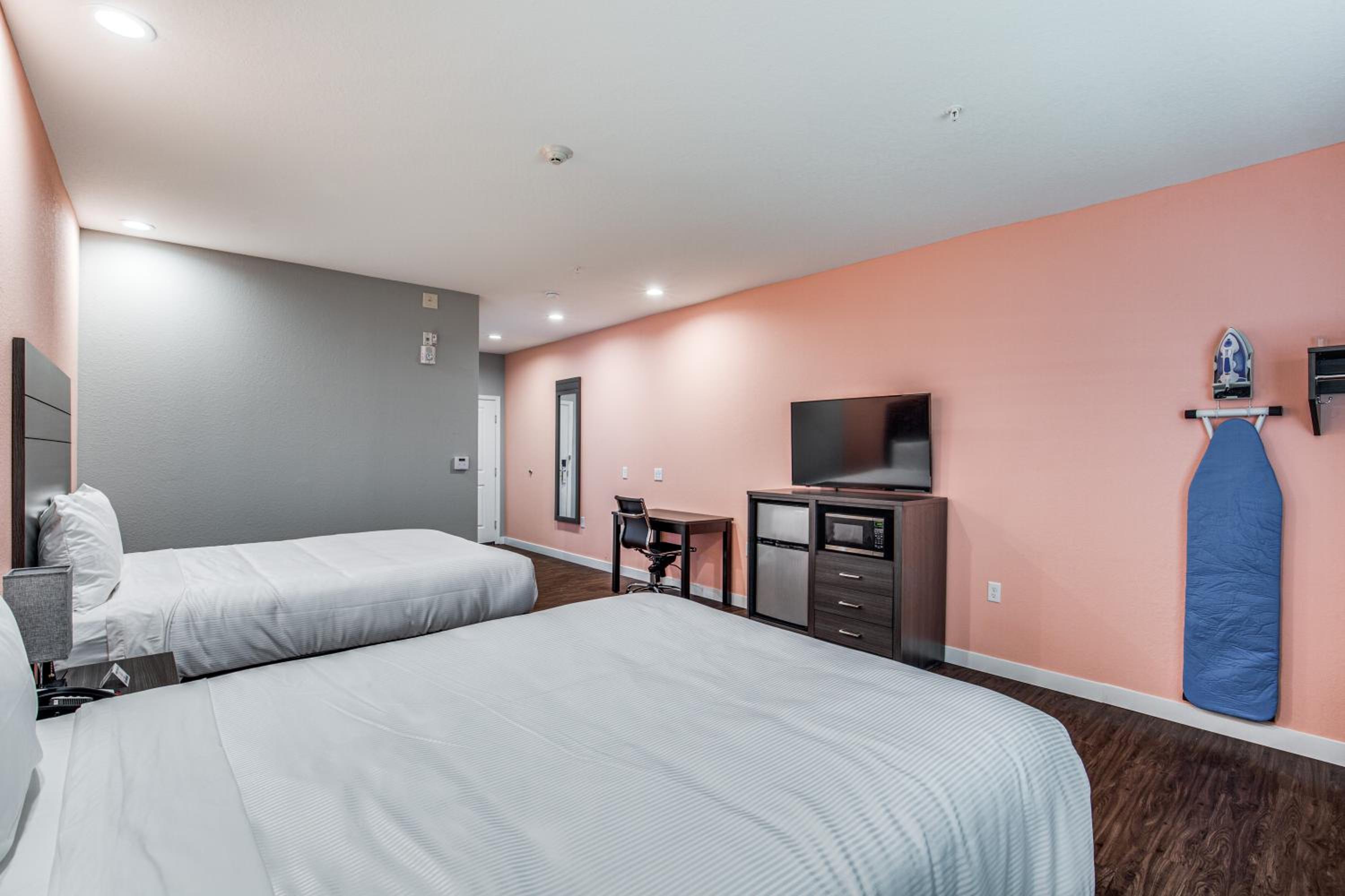 Quadruple Room - Photo 7