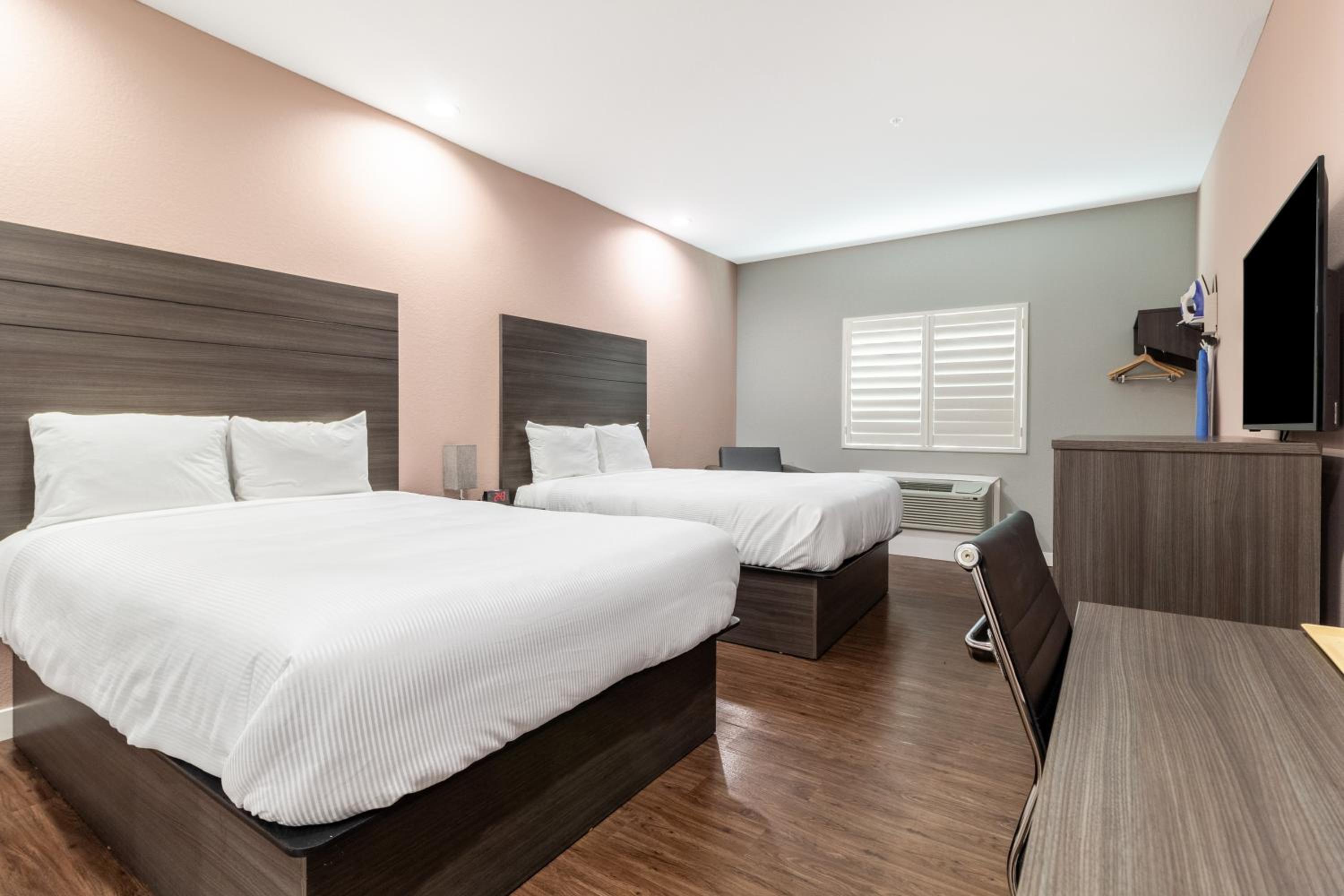 Quadruple Room - Photo 10