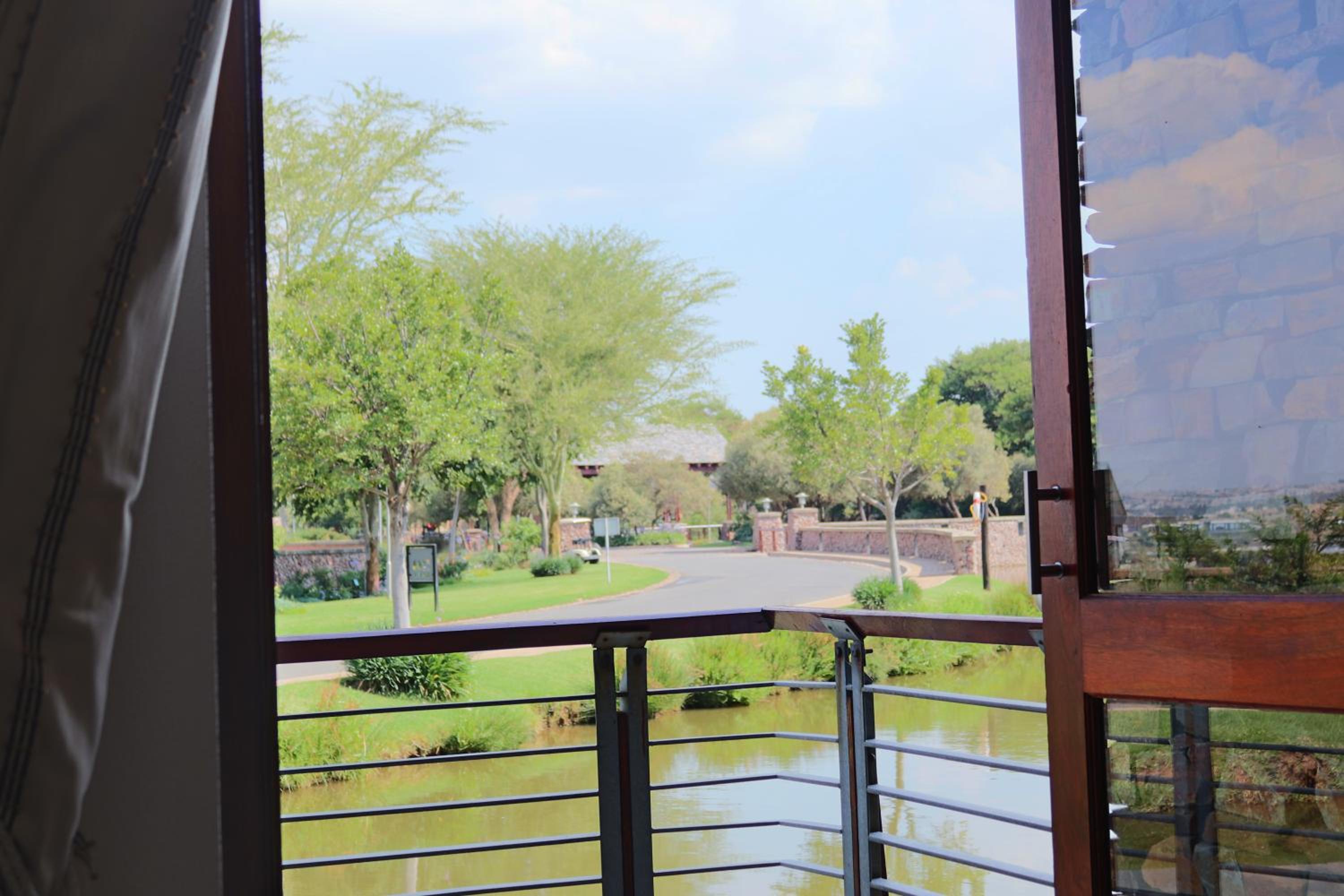 Double or Twin Room with Balcony - Photo 6