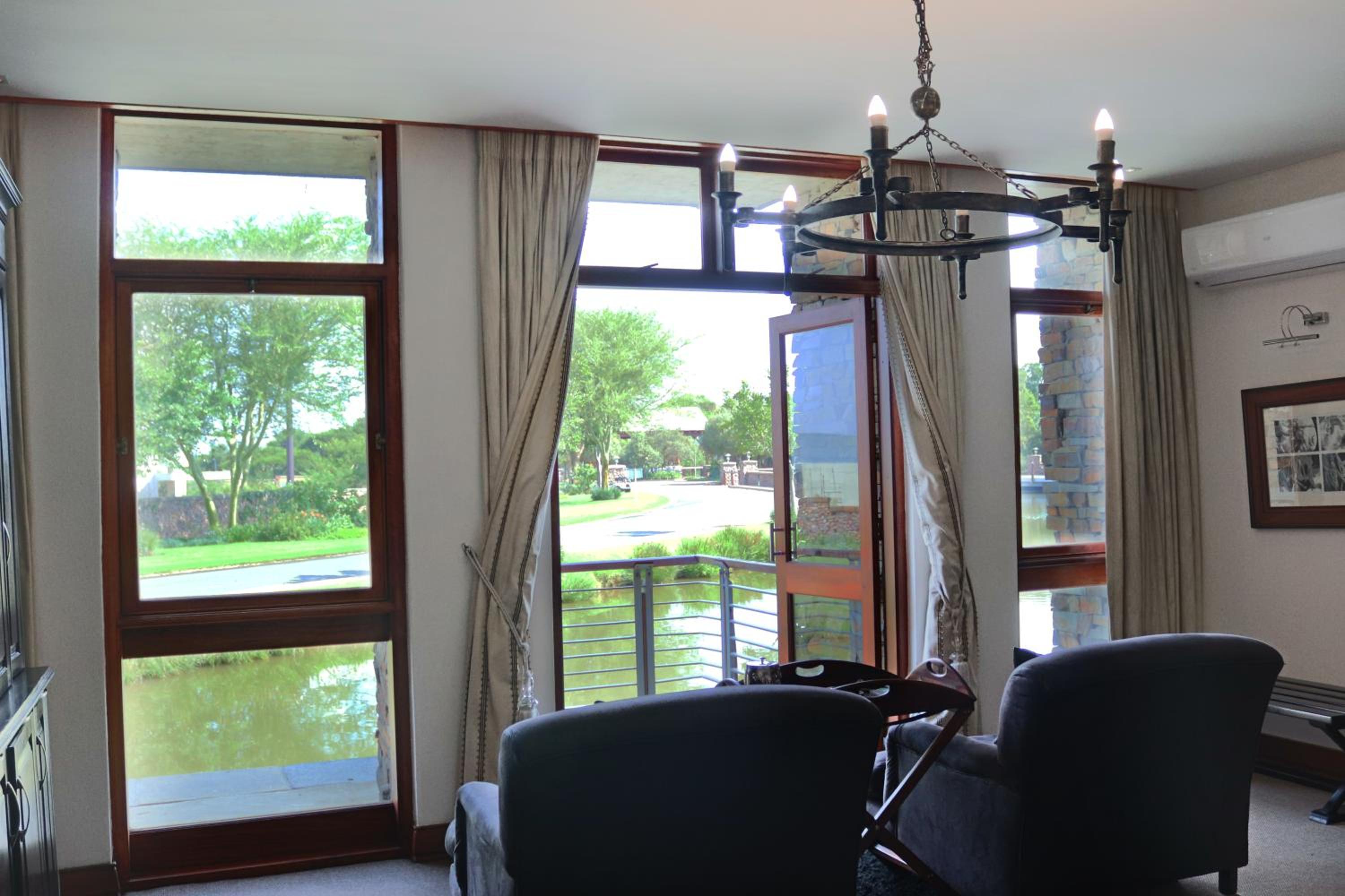 Double or Twin Room with Balcony - Photo 4