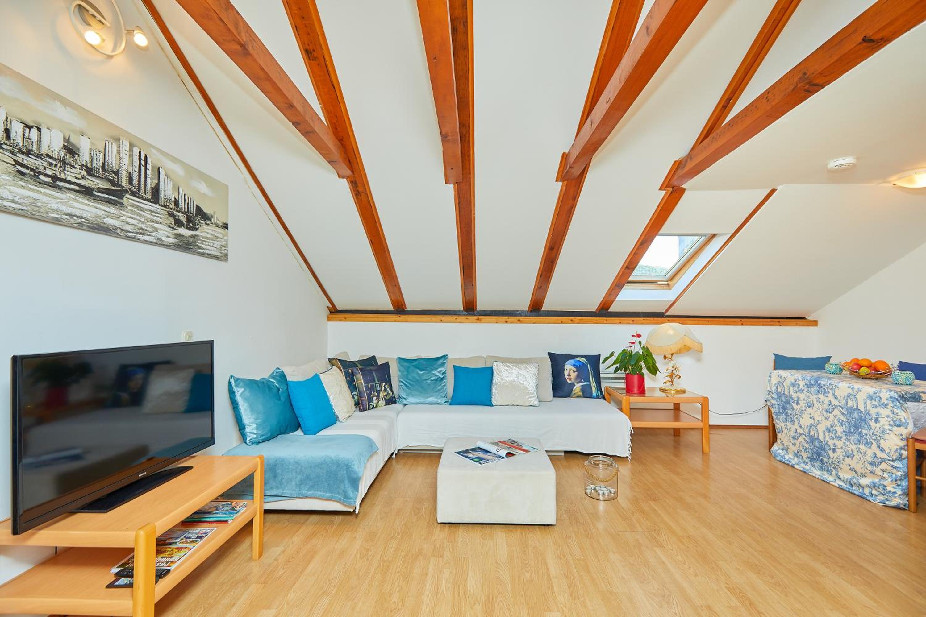 One-Bedroom Apartment with Sea View photo 1