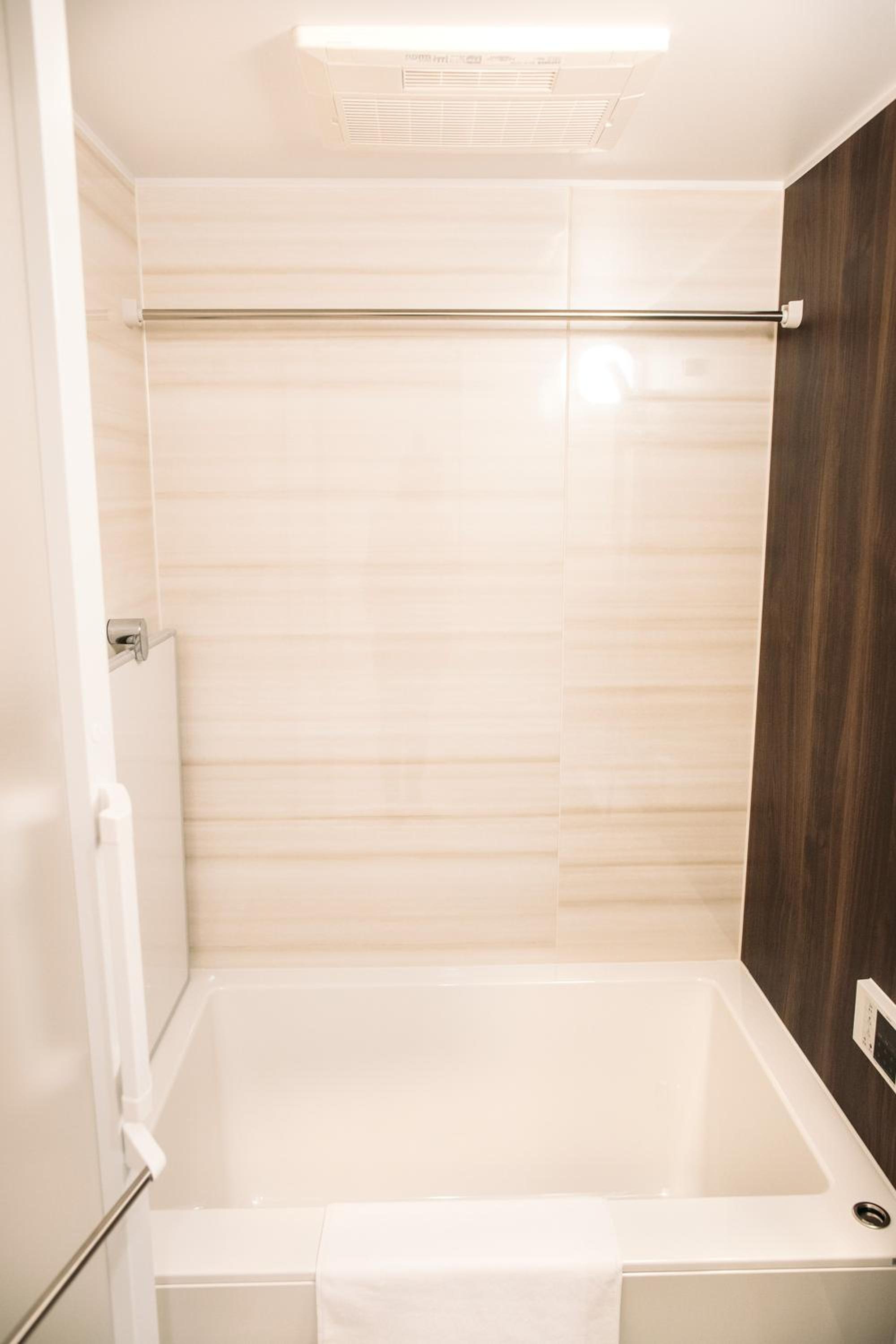 Studio Apartment thumbnail 5