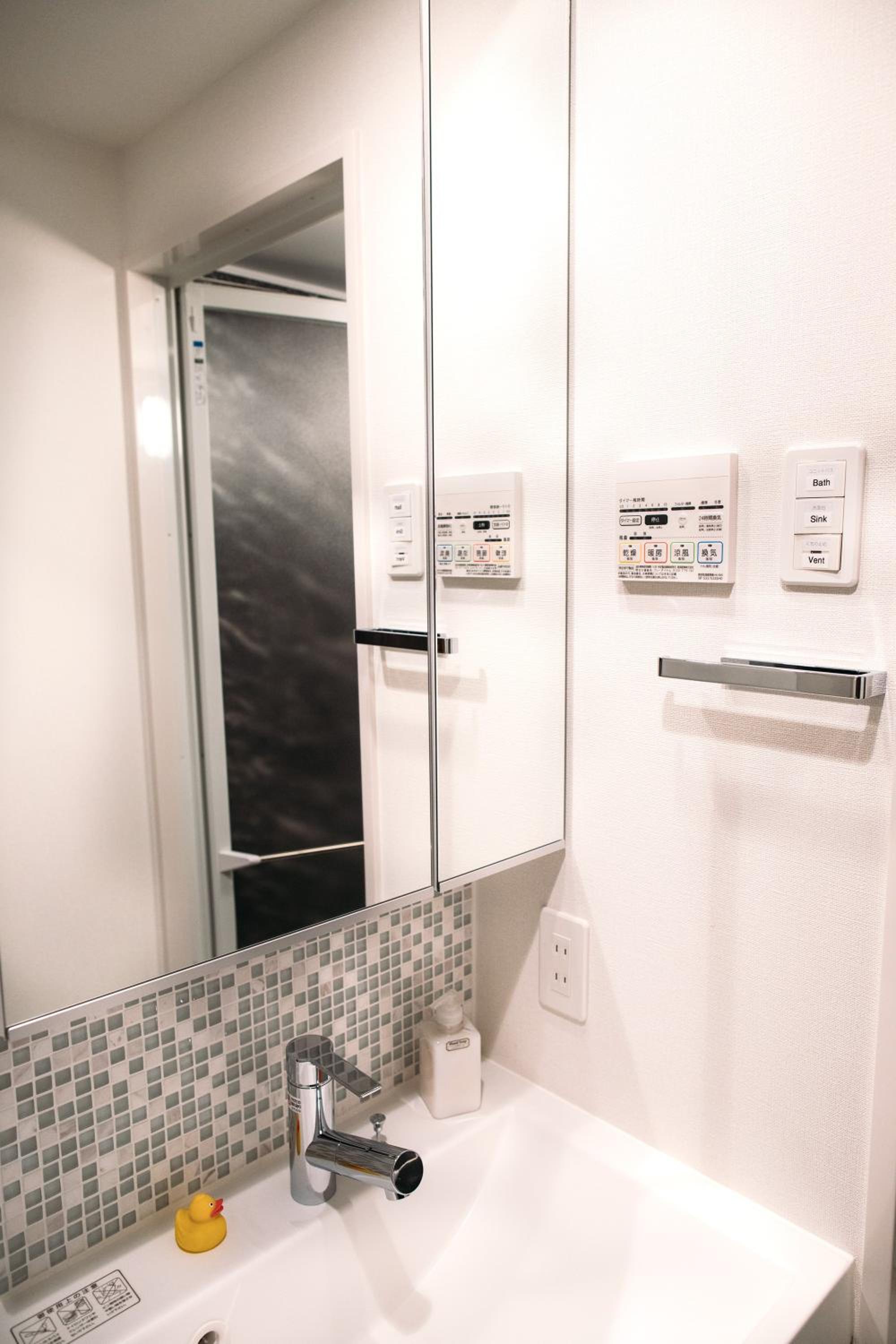 Studio Apartment thumbnail 5