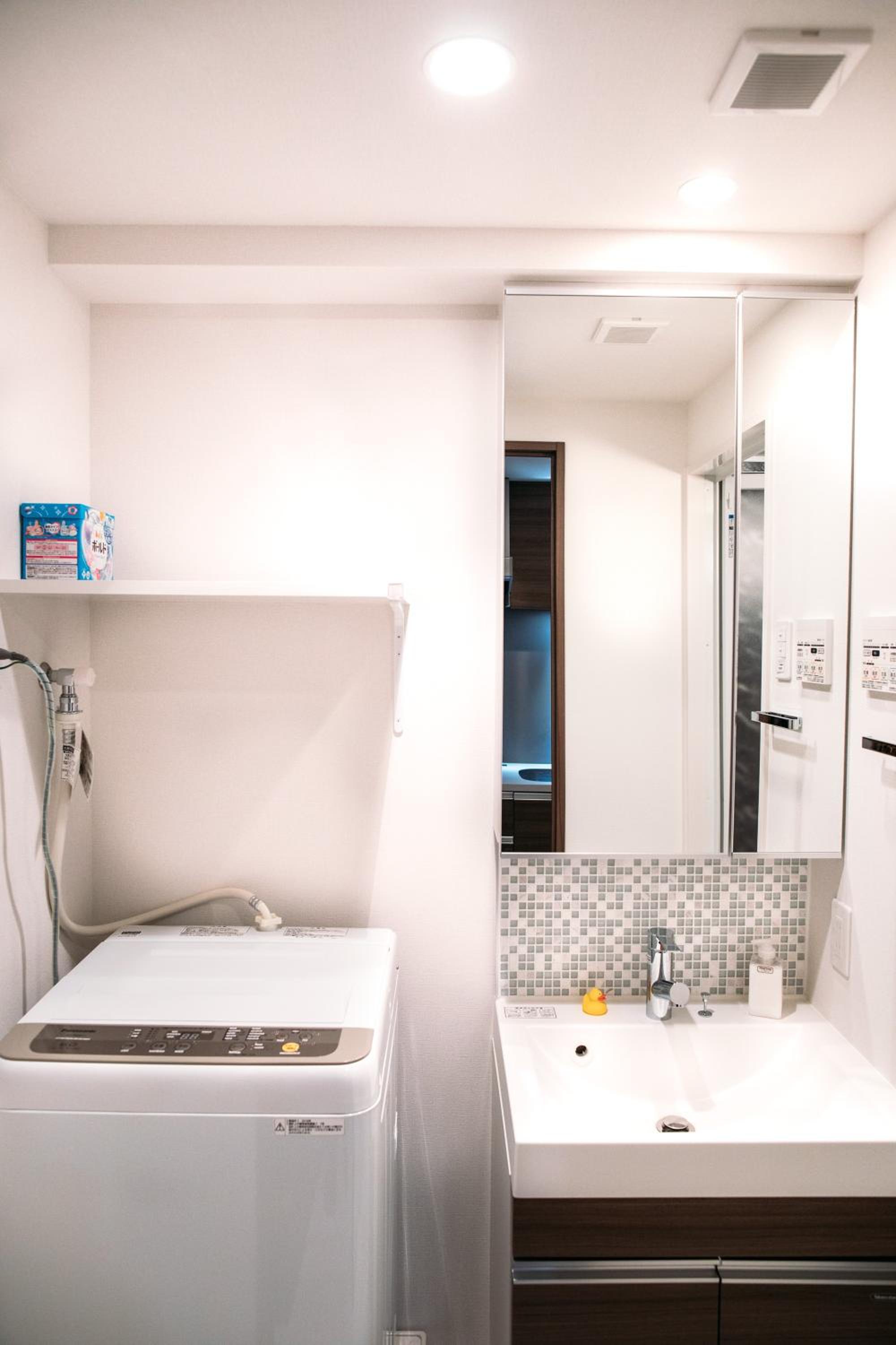 Studio Apartment thumbnail 6
