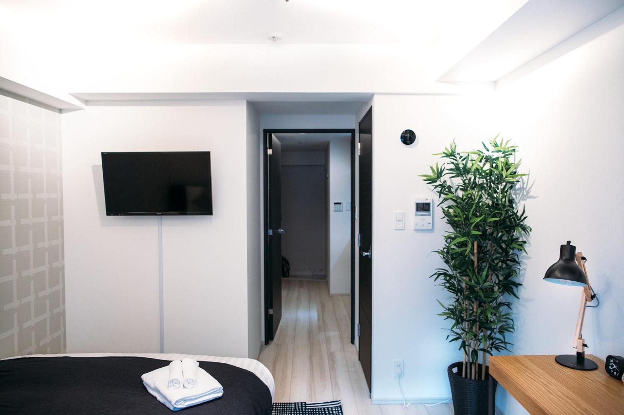 Studio Apartment thumbnail 5
