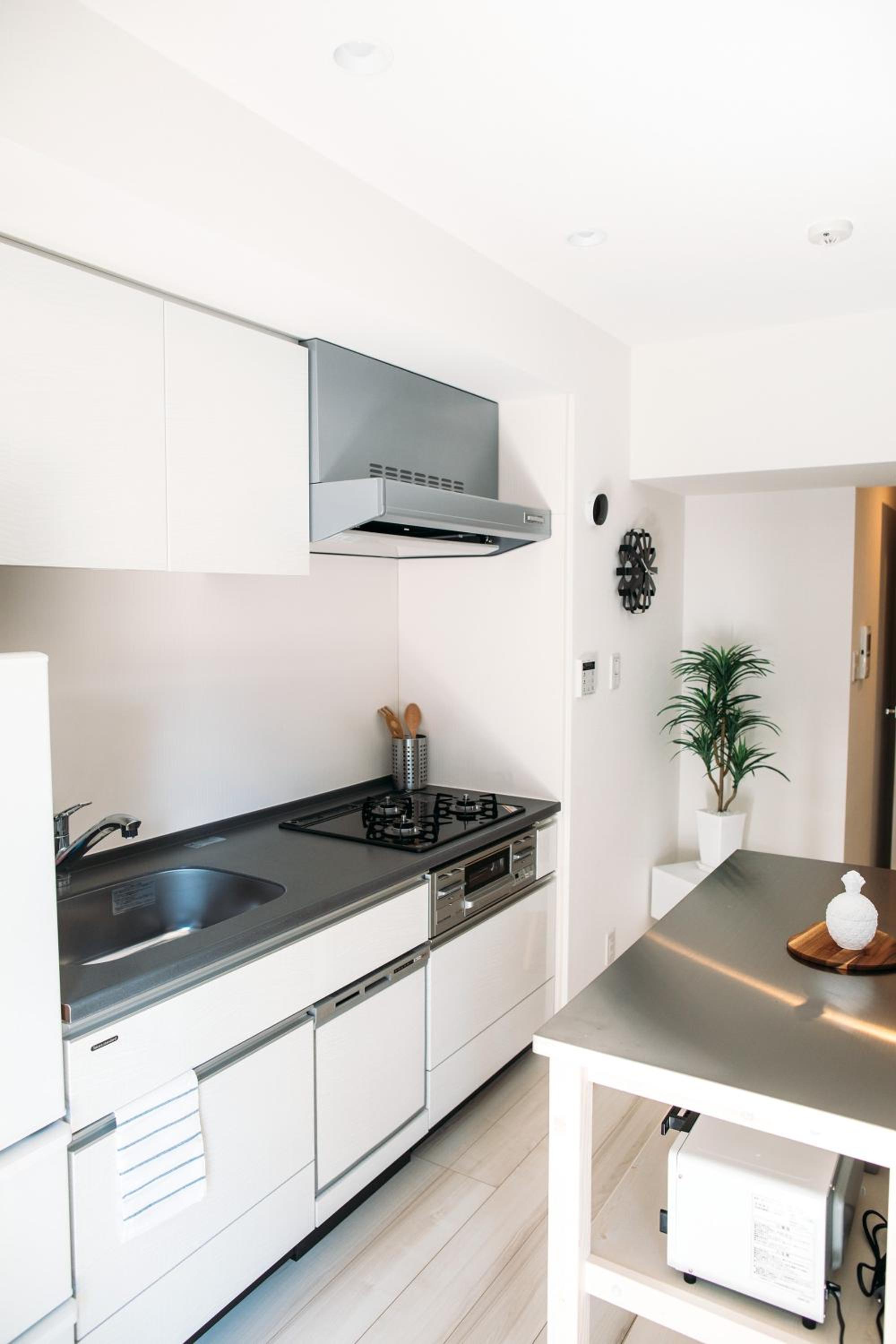Superior Apartment thumbnail 6