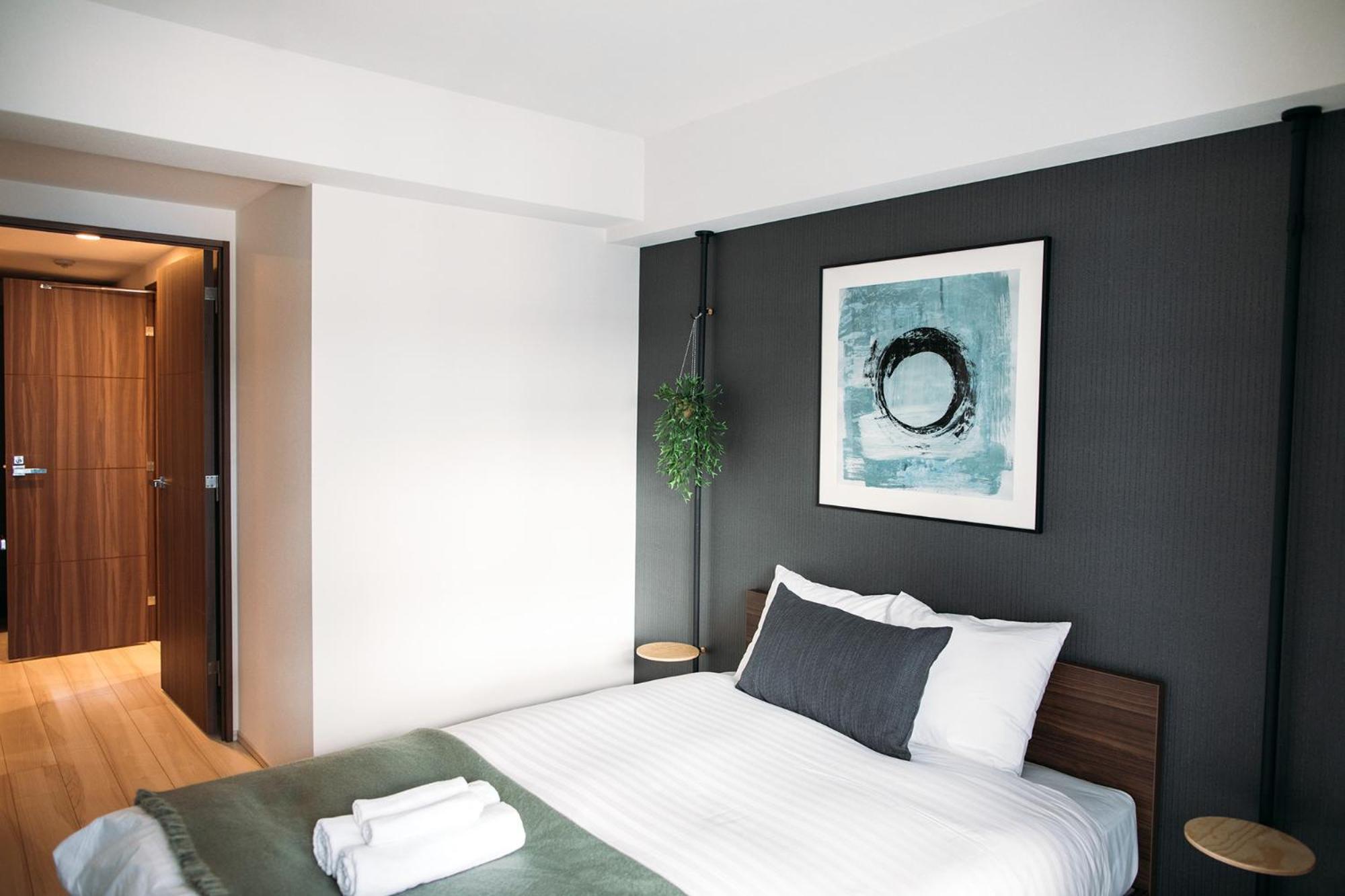 Studio Apartment thumbnail 6