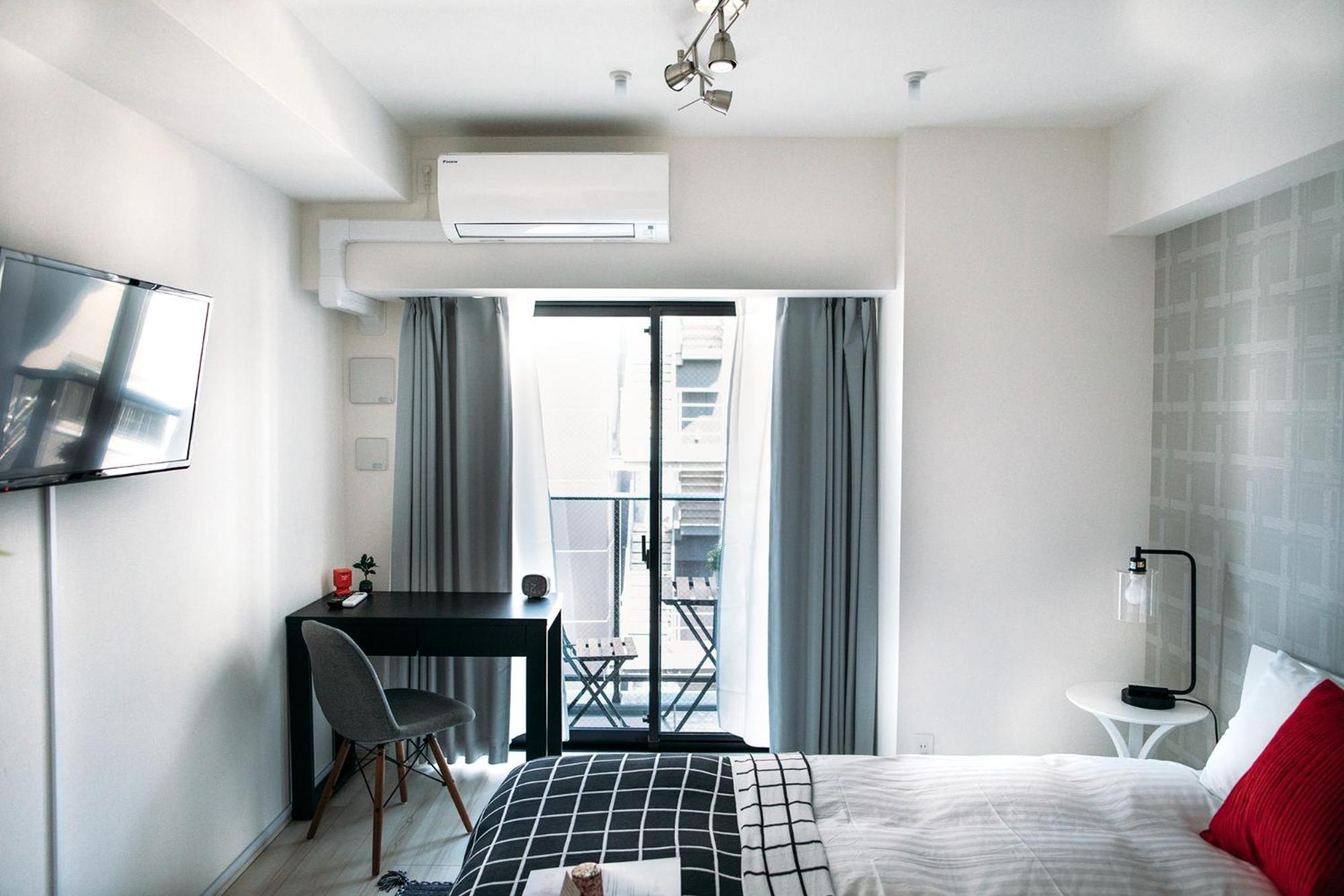 Studio Apartment thumbnail 6
