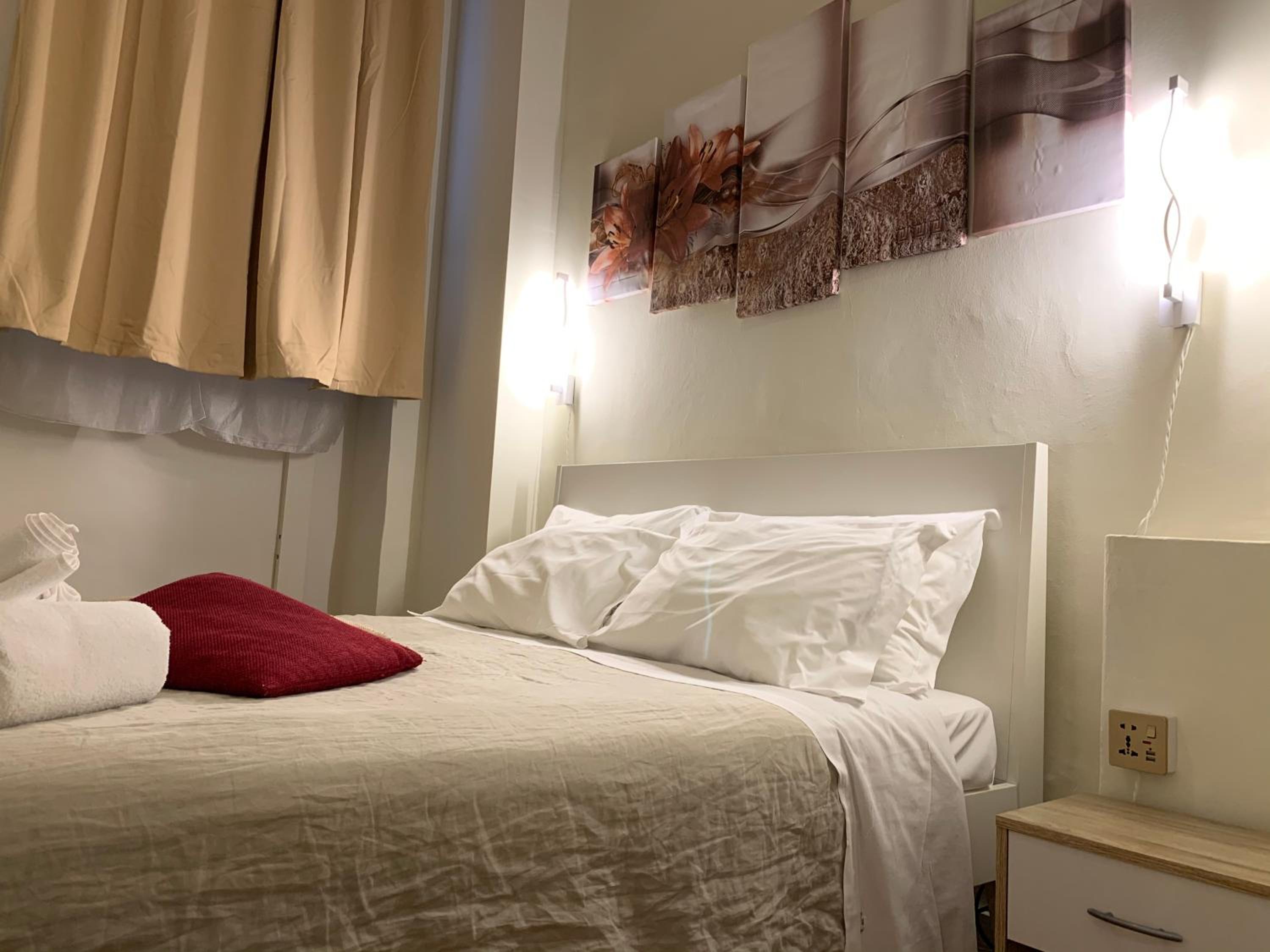 Double Room With Shared Bathroom photo 1