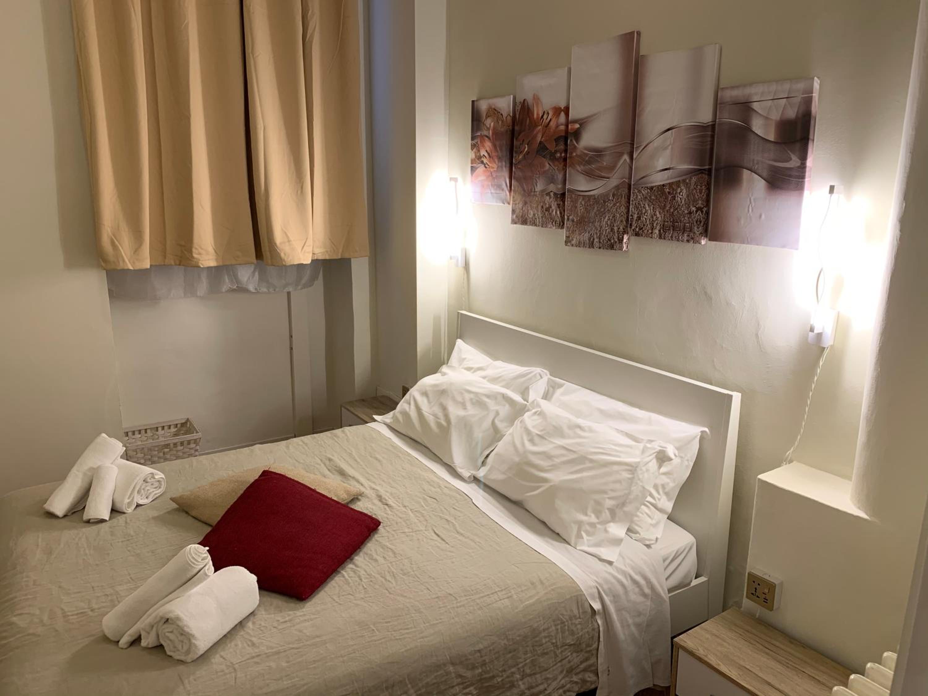Double Room With Shared Bathroom photo 2