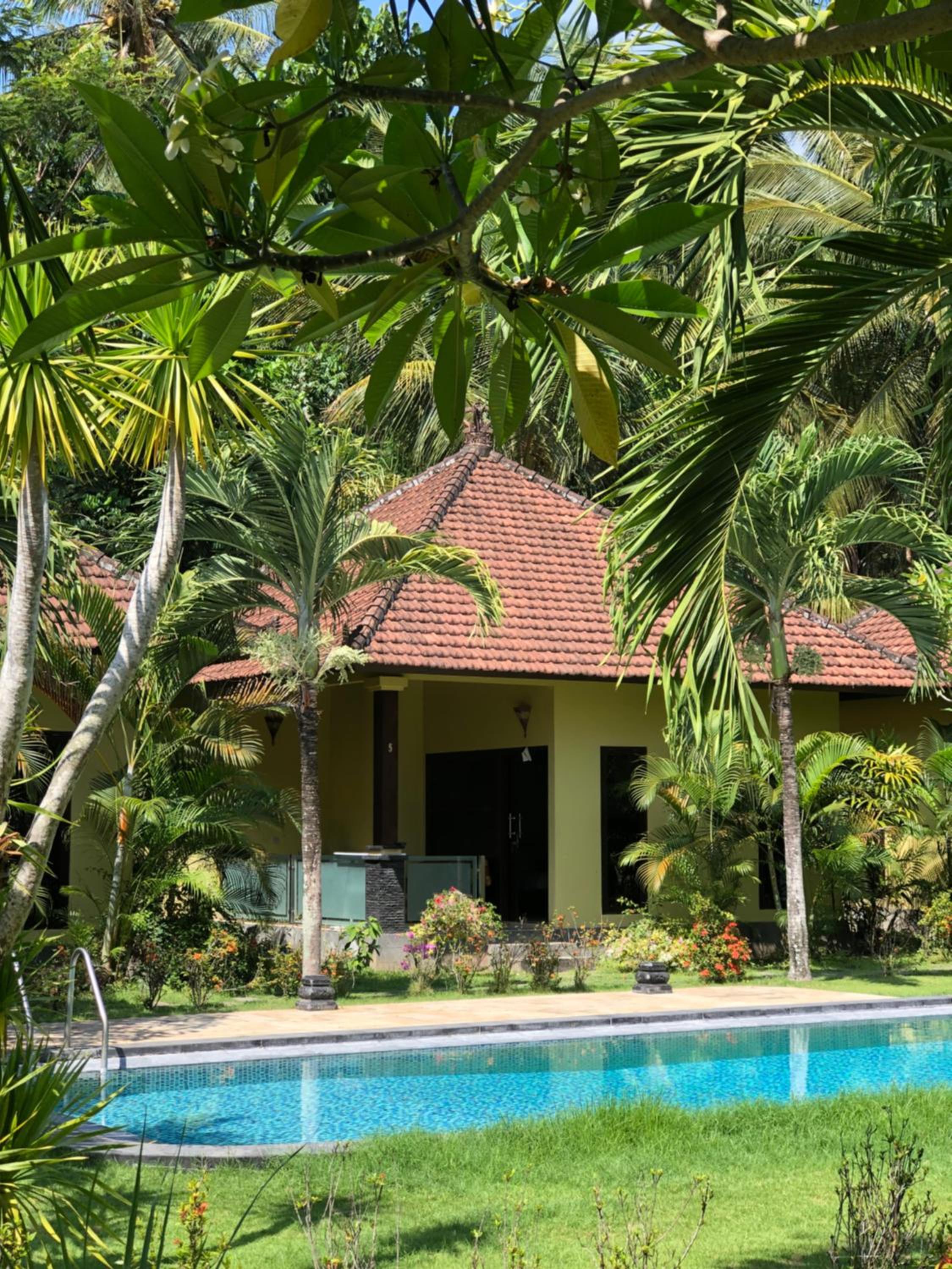 Deluxe Bungalow with Garden View - Photo 12
