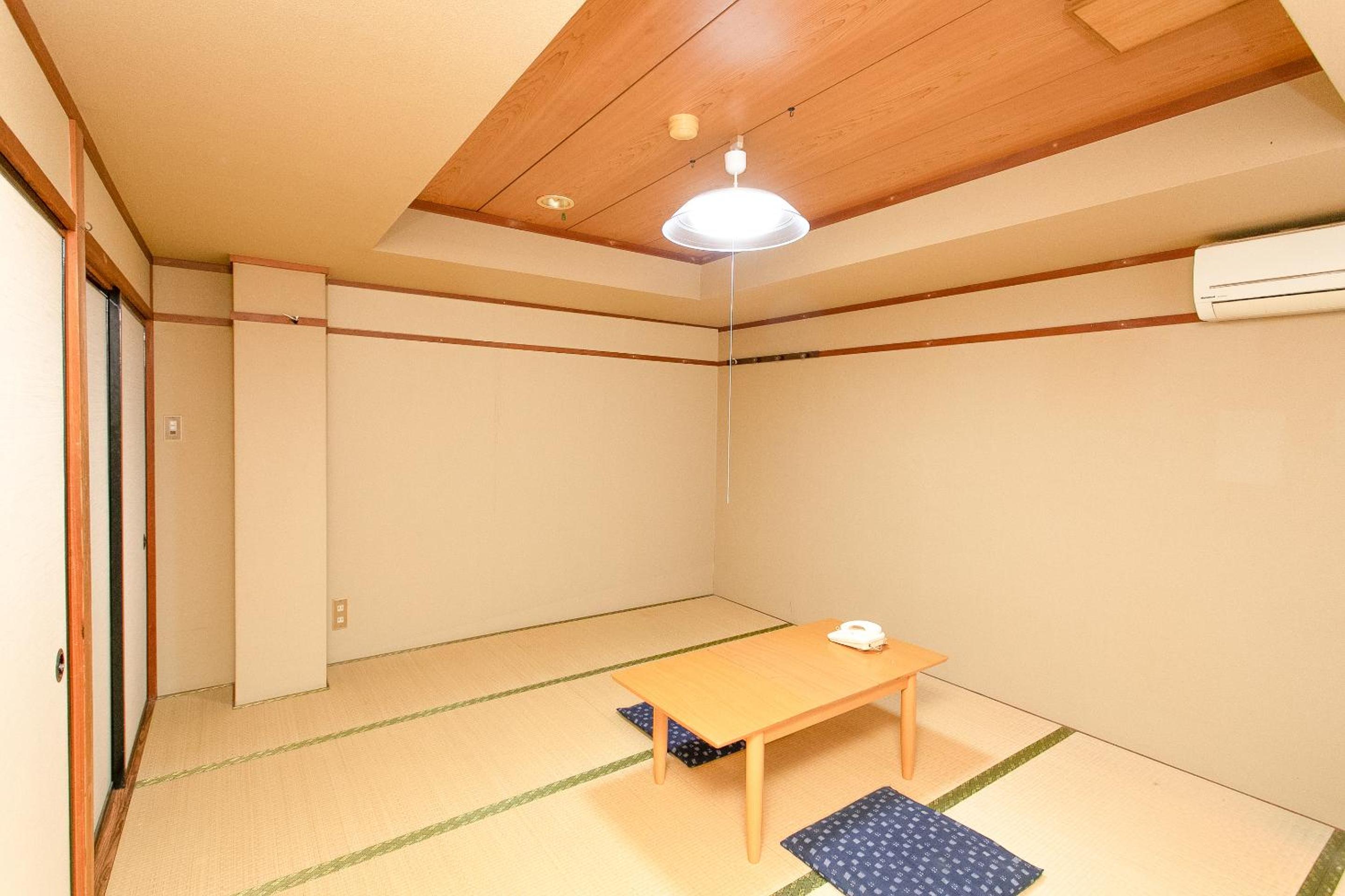 Triple Room with Shared Bathroom - Photo 1