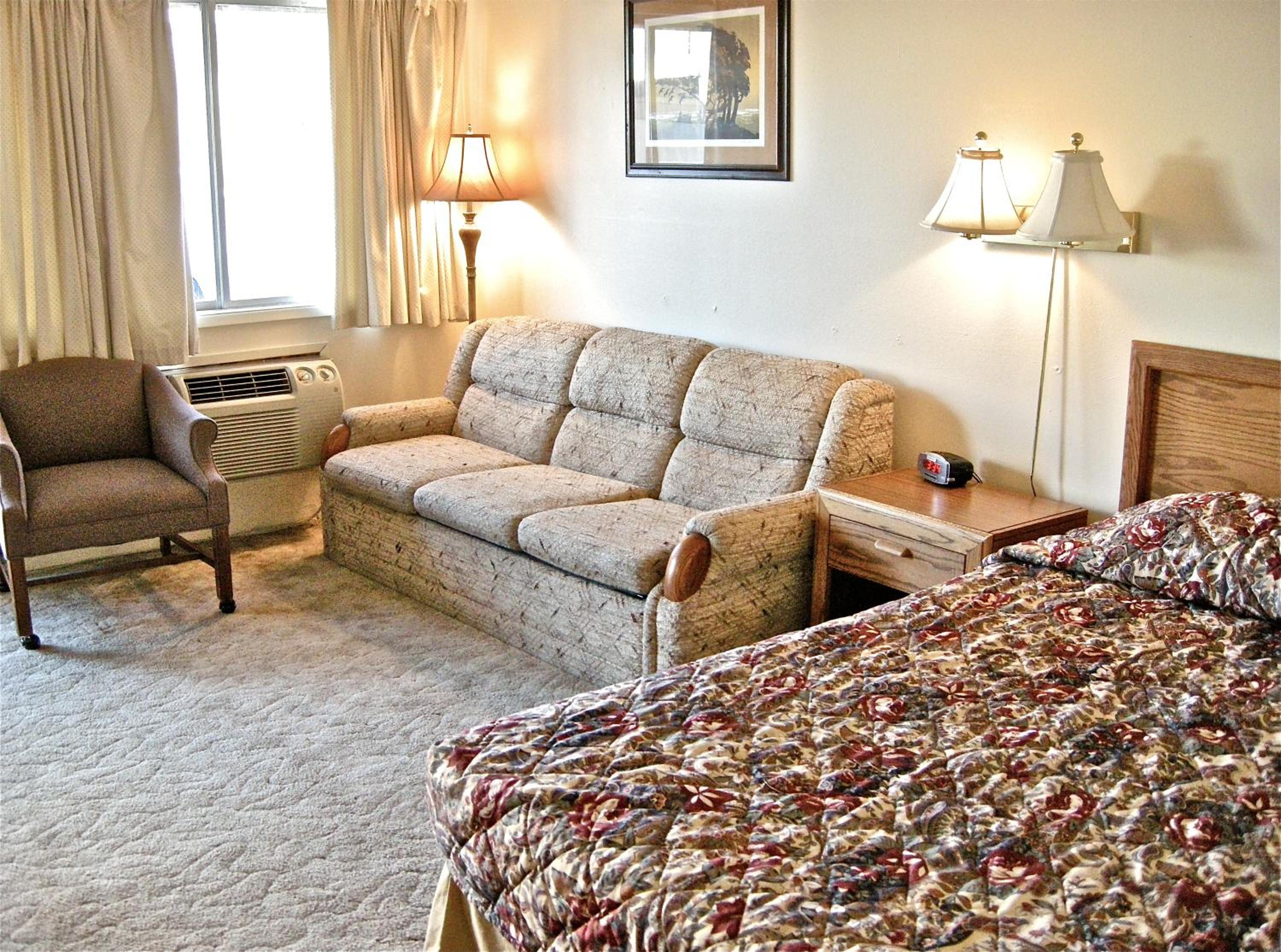 Deluxe Queen Room - Non-Smoking - Photo 10