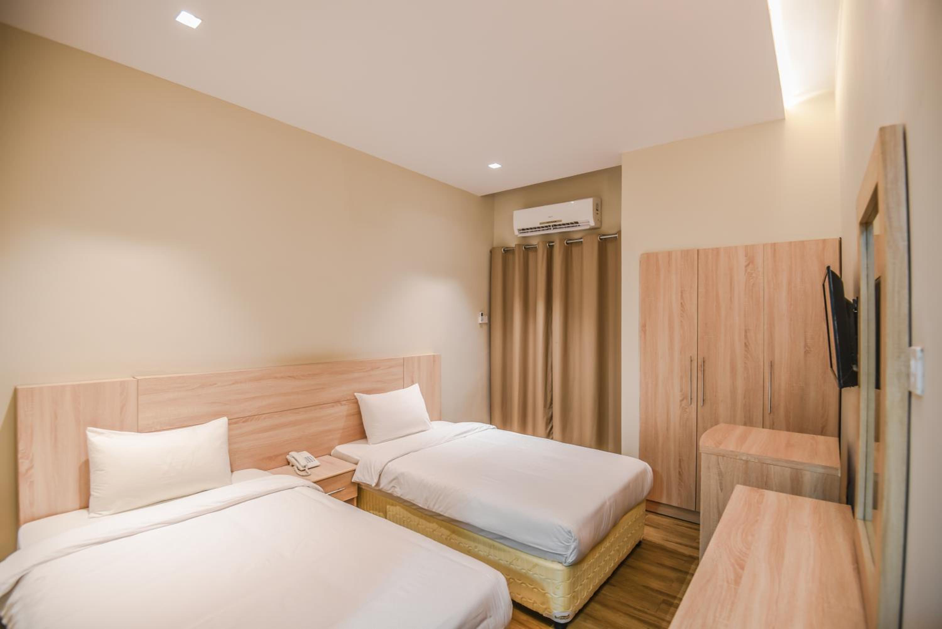 Standard Twin Room photo 2