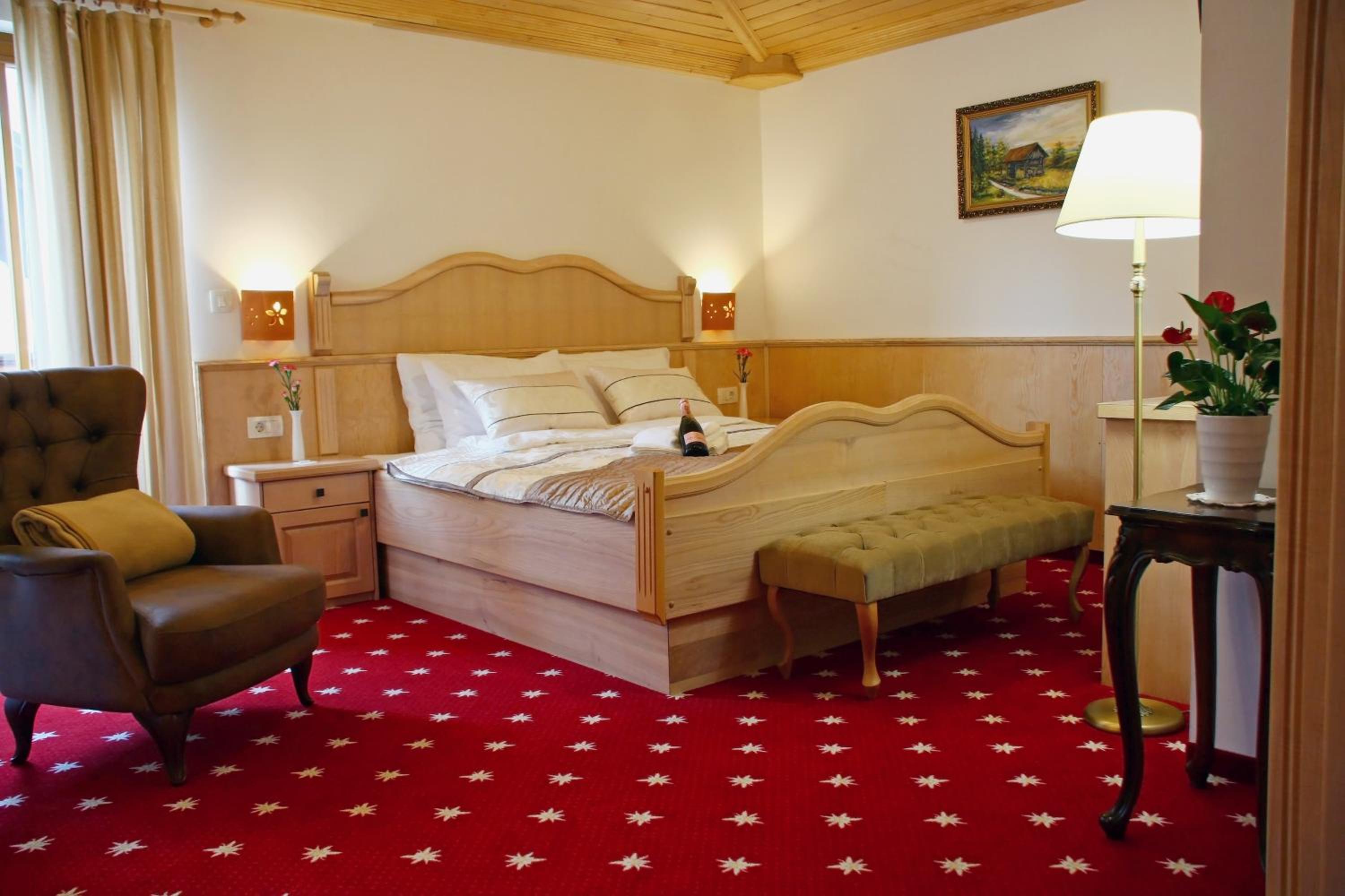 Double Room with Balcony photo 3