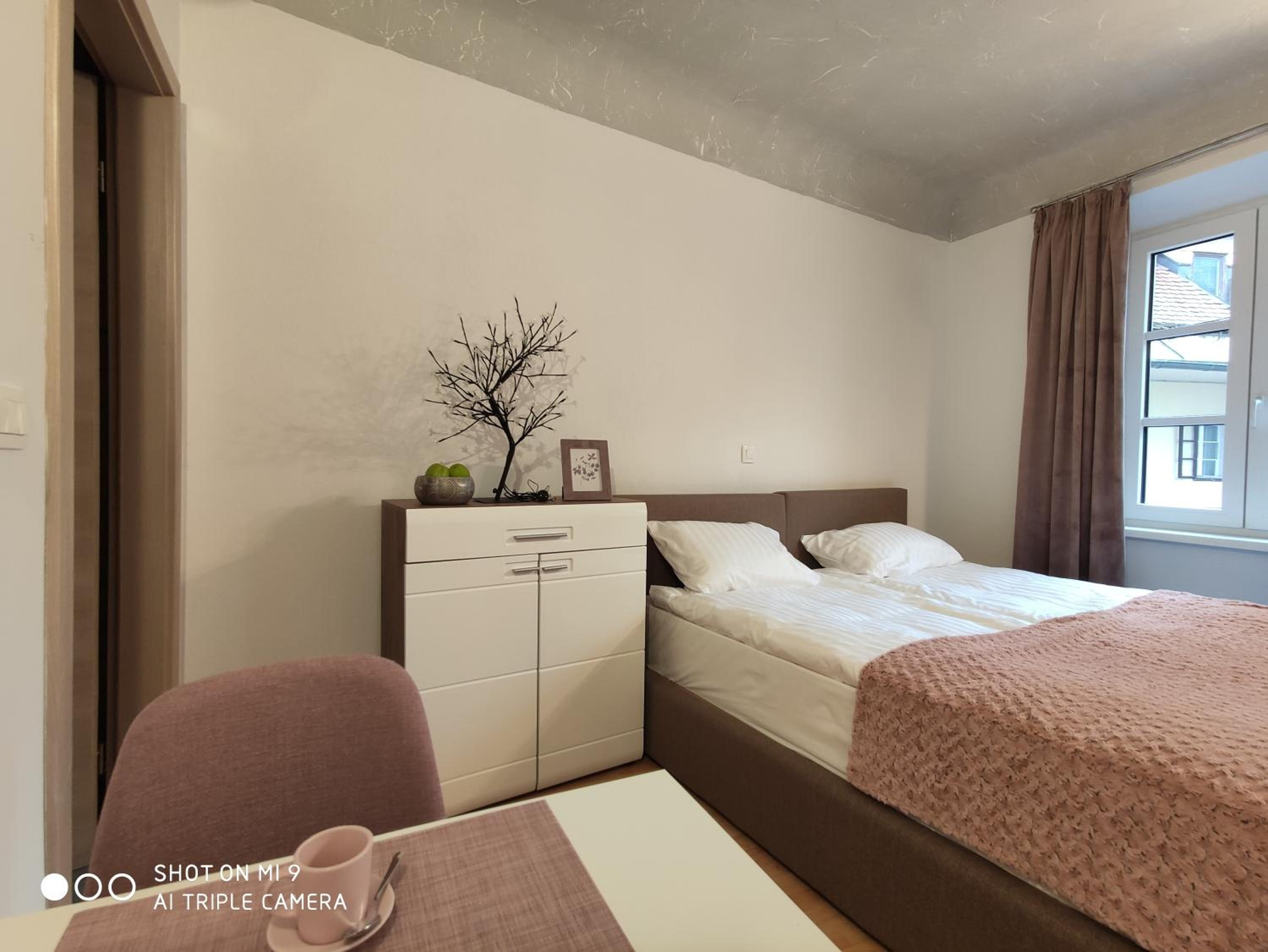 Superior King Room - Photo 3