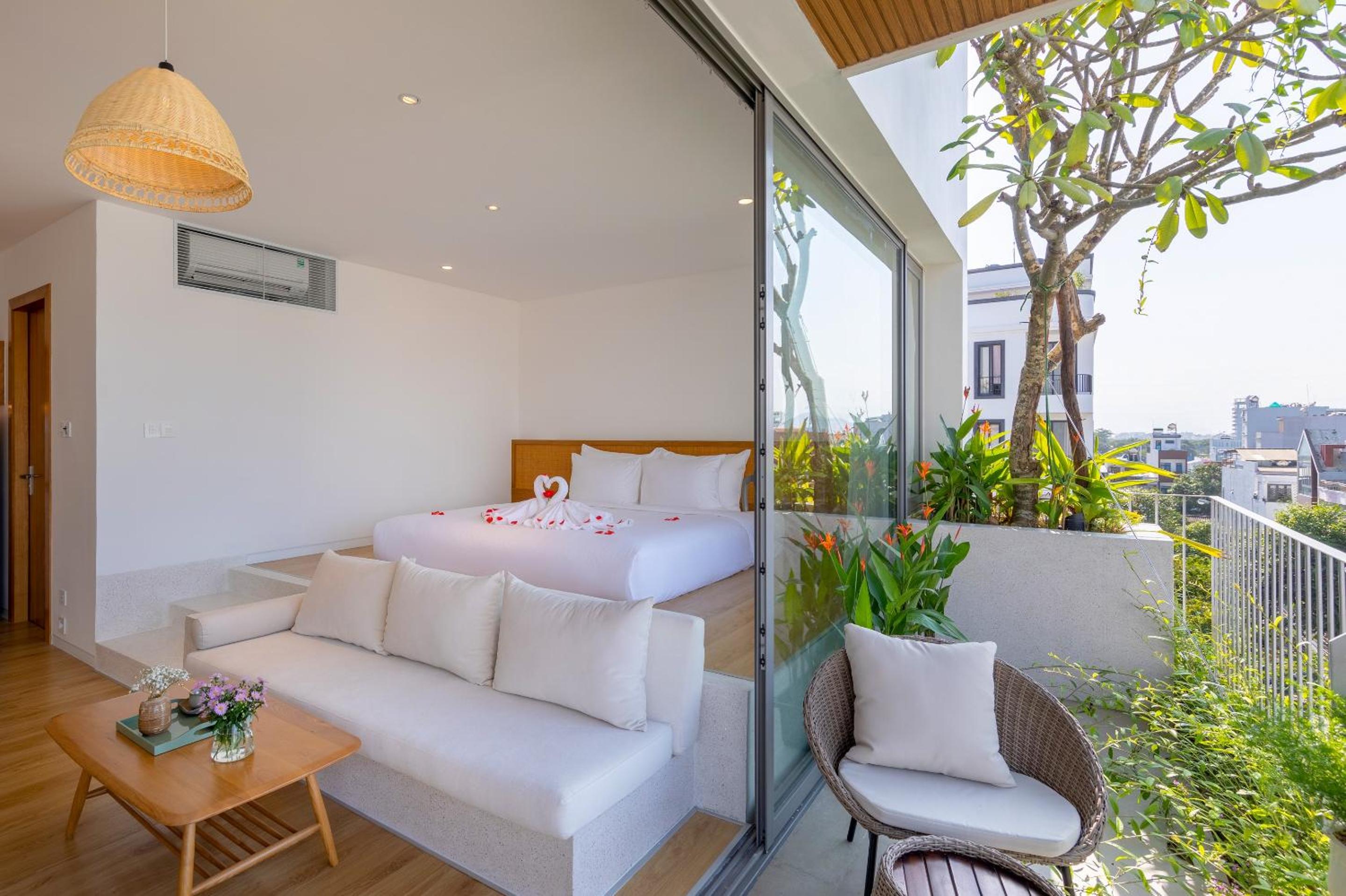 Twin Suite with Balcony