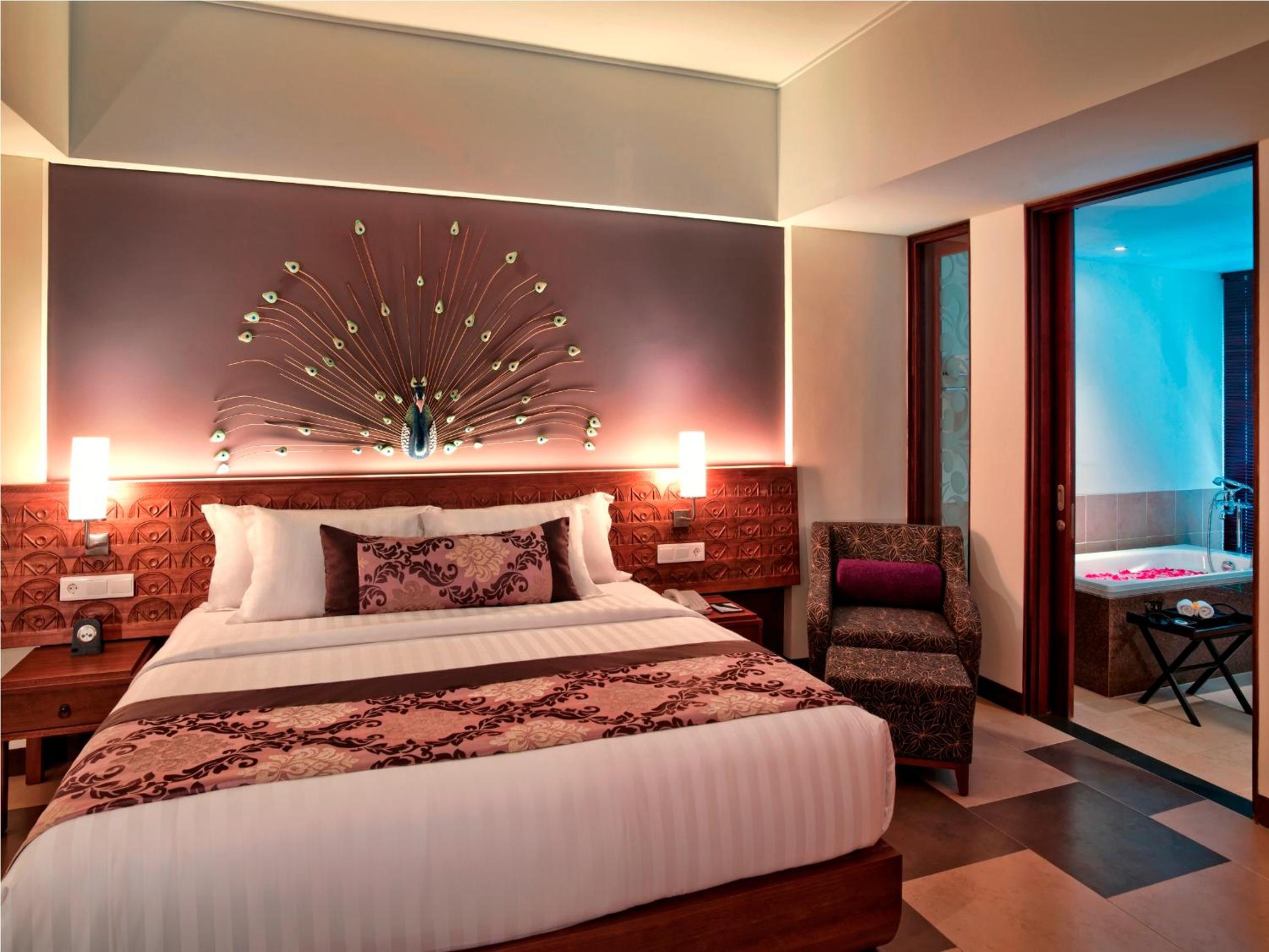 Suite - Photo 10