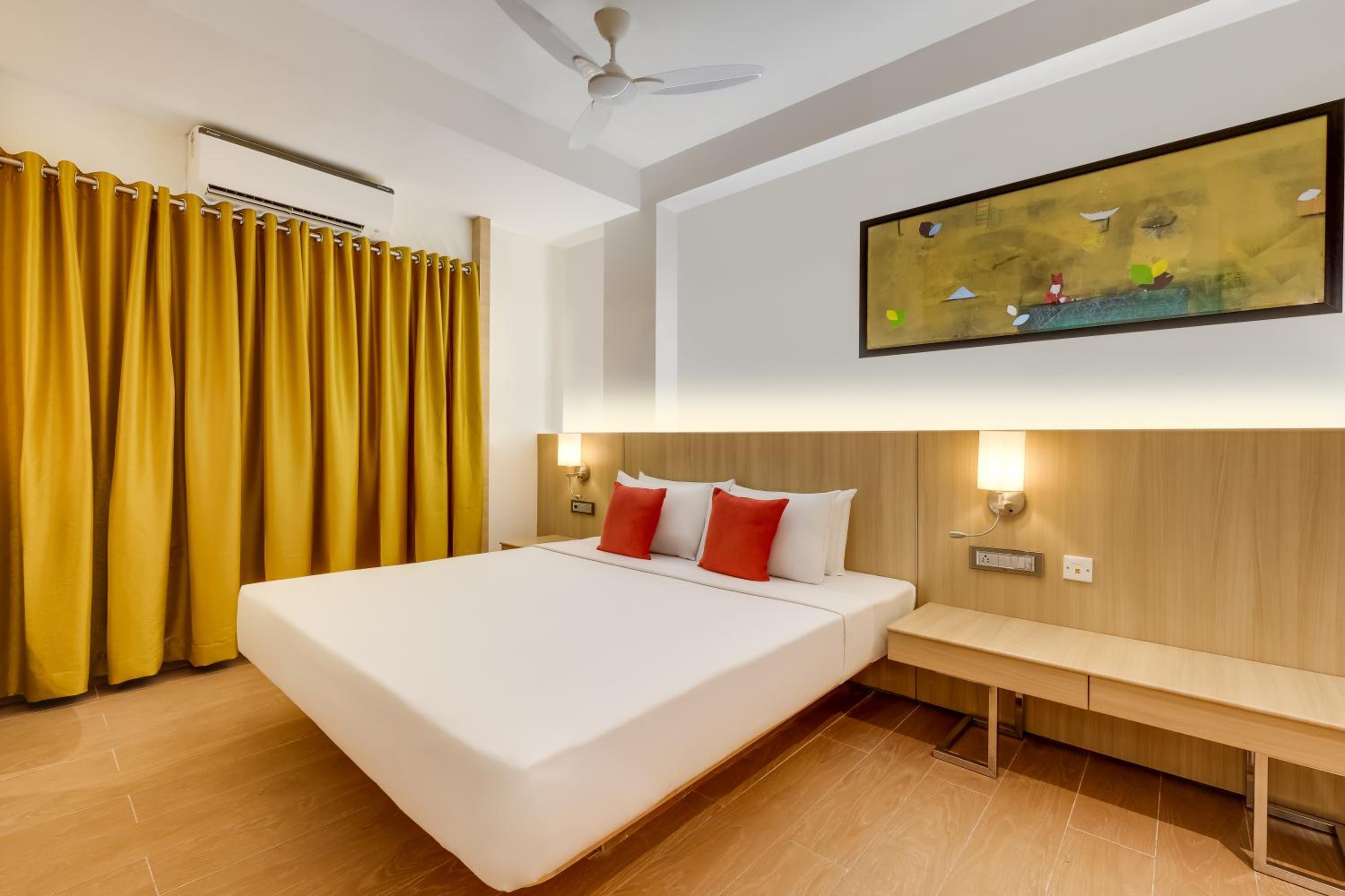 Executive Suite - Photo 4