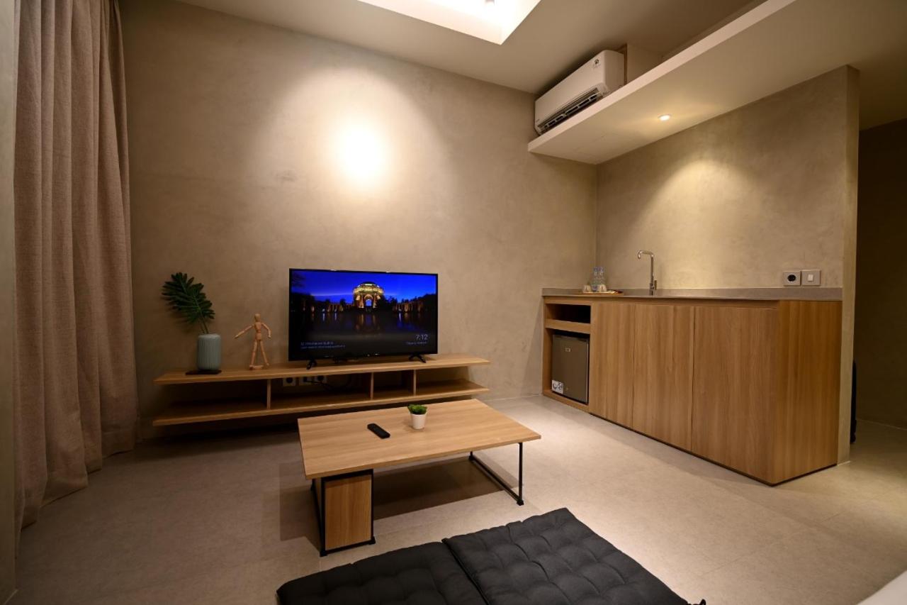 Standard Studio - Photo 3