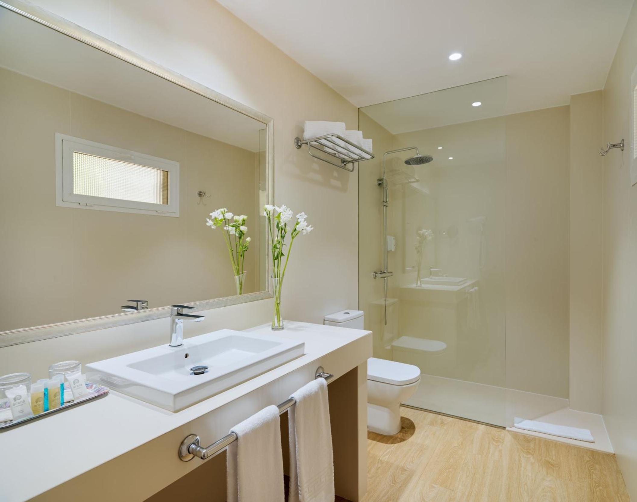 Habitación Doble con Alquiler de Coche